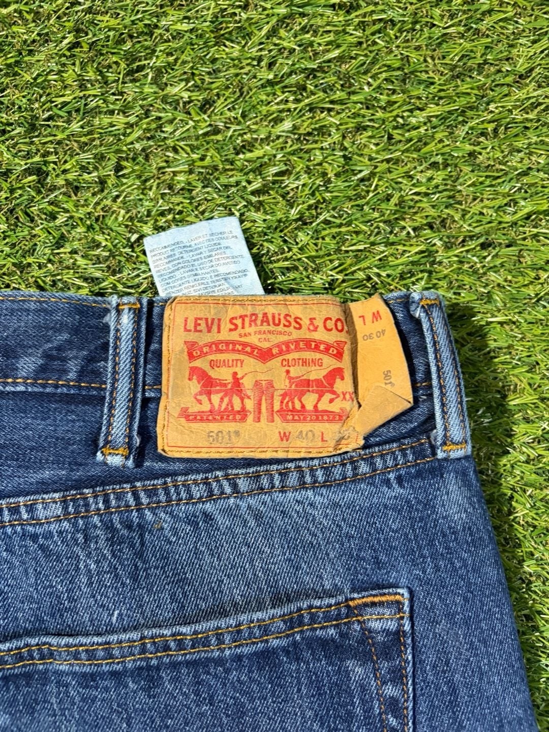 Baggy Levi’s 501 Original Fit Button Fly Denim Jeans