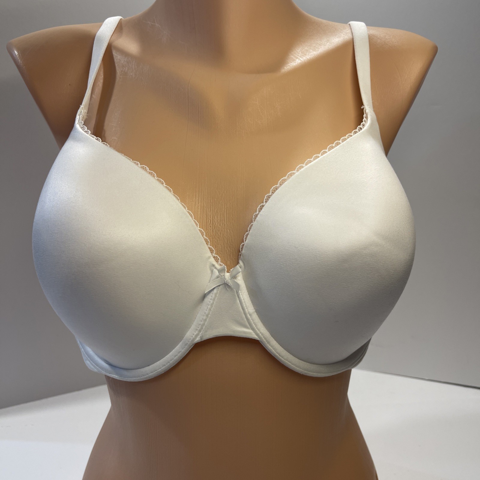 Victoria’s Secret 36 DD Body By Victoria Perfect Coverage. NWOT