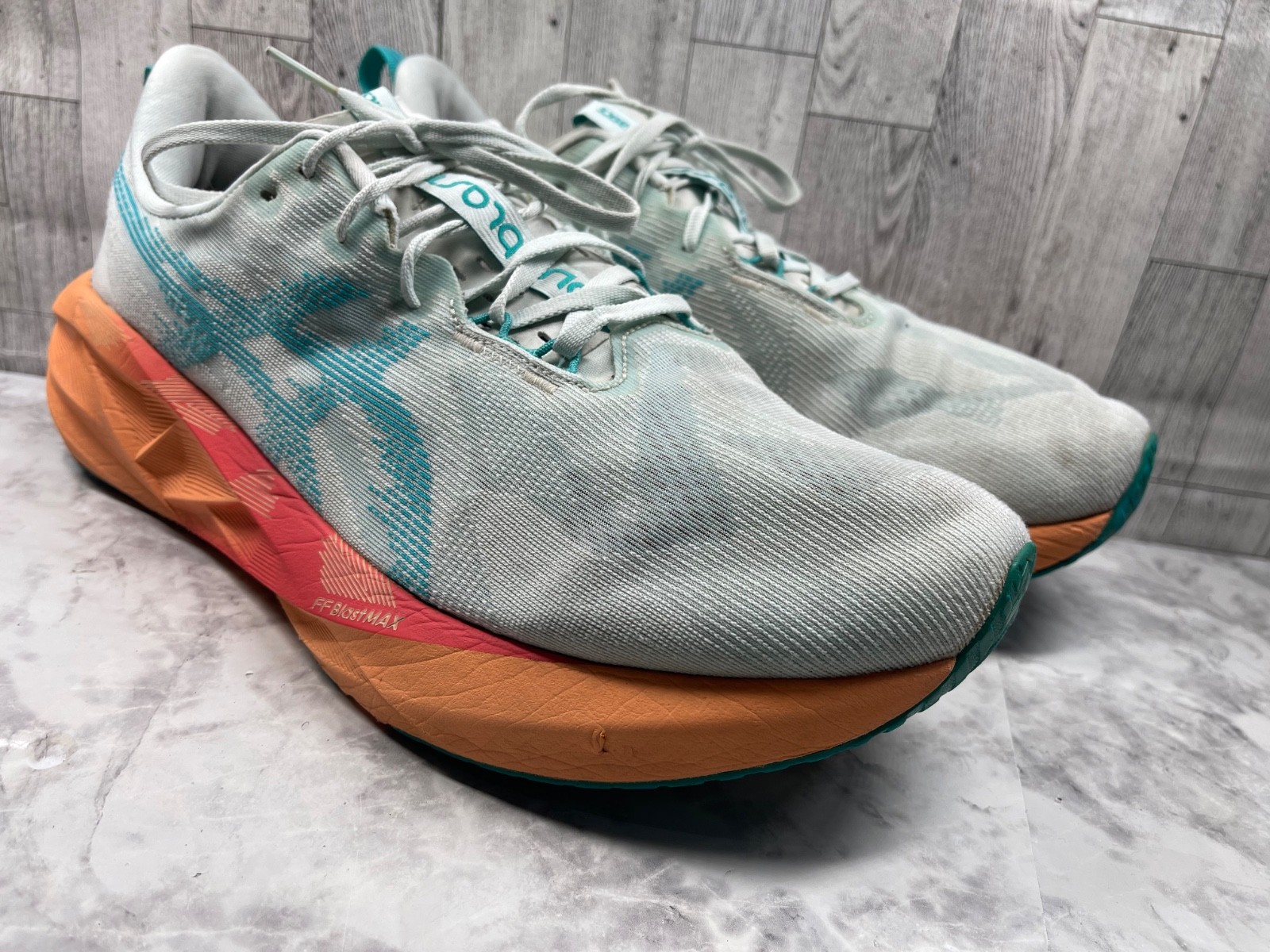 Asics Novoblast 5 Sneakers Men 14M Running Shoes Green Orange Athletic Trainer