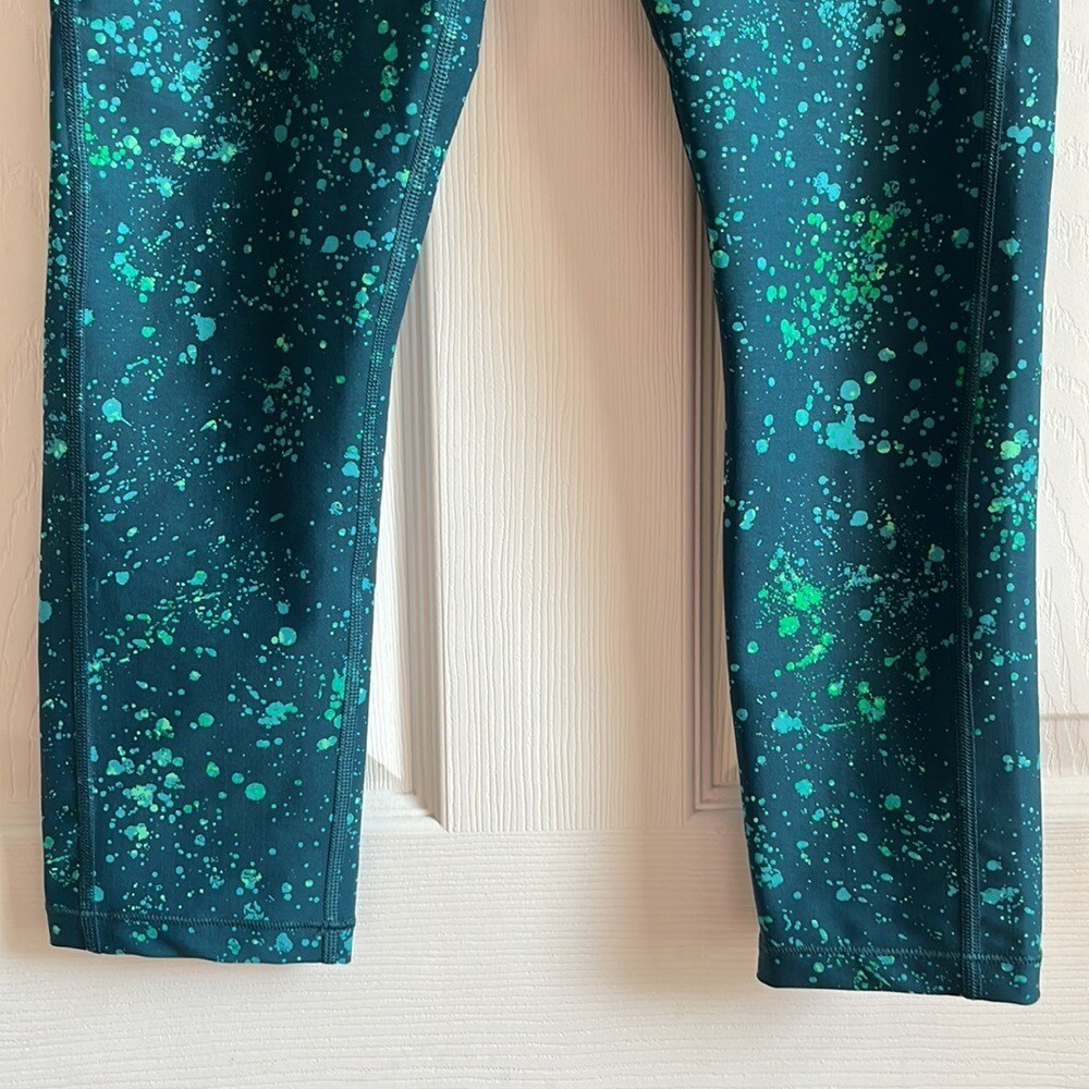Athleta Ultimate Stash Pocket Splat Capri / SZ S