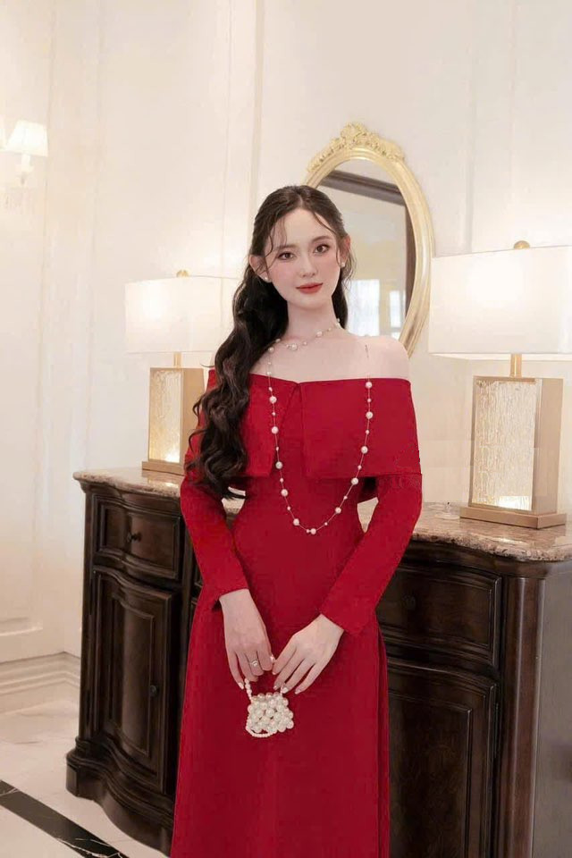 Ao Dai S Lụa Tafta Đỏ Đô , Ngực 82 cm Eo 68 cm/ kèm quần lụa đỏ
