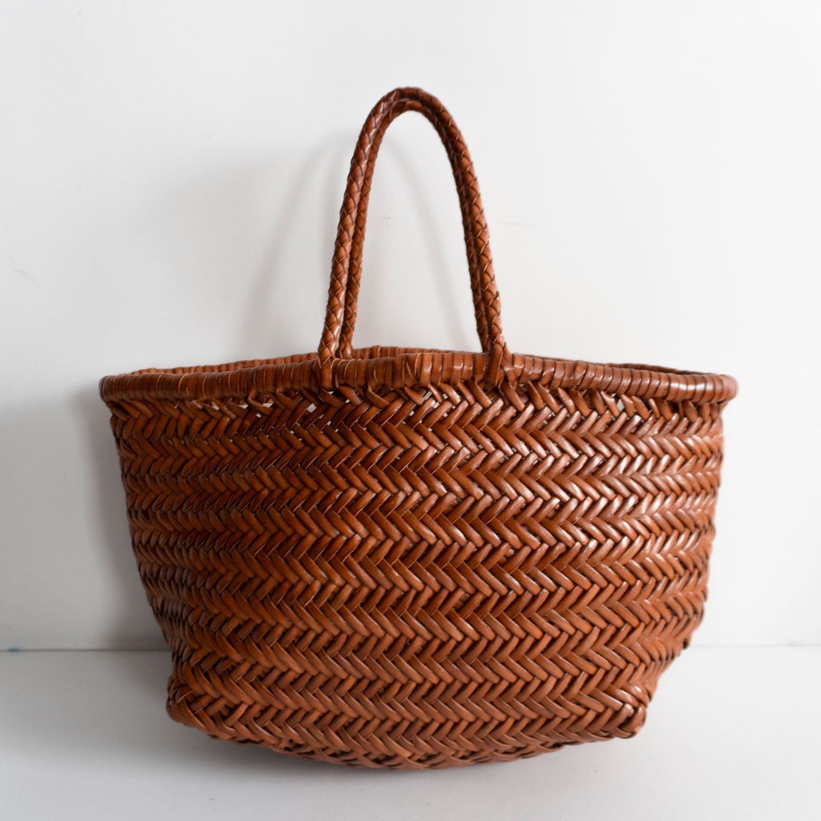 Beautiful item DRAGON Leather mesh handbag Woven Dragon 26060882