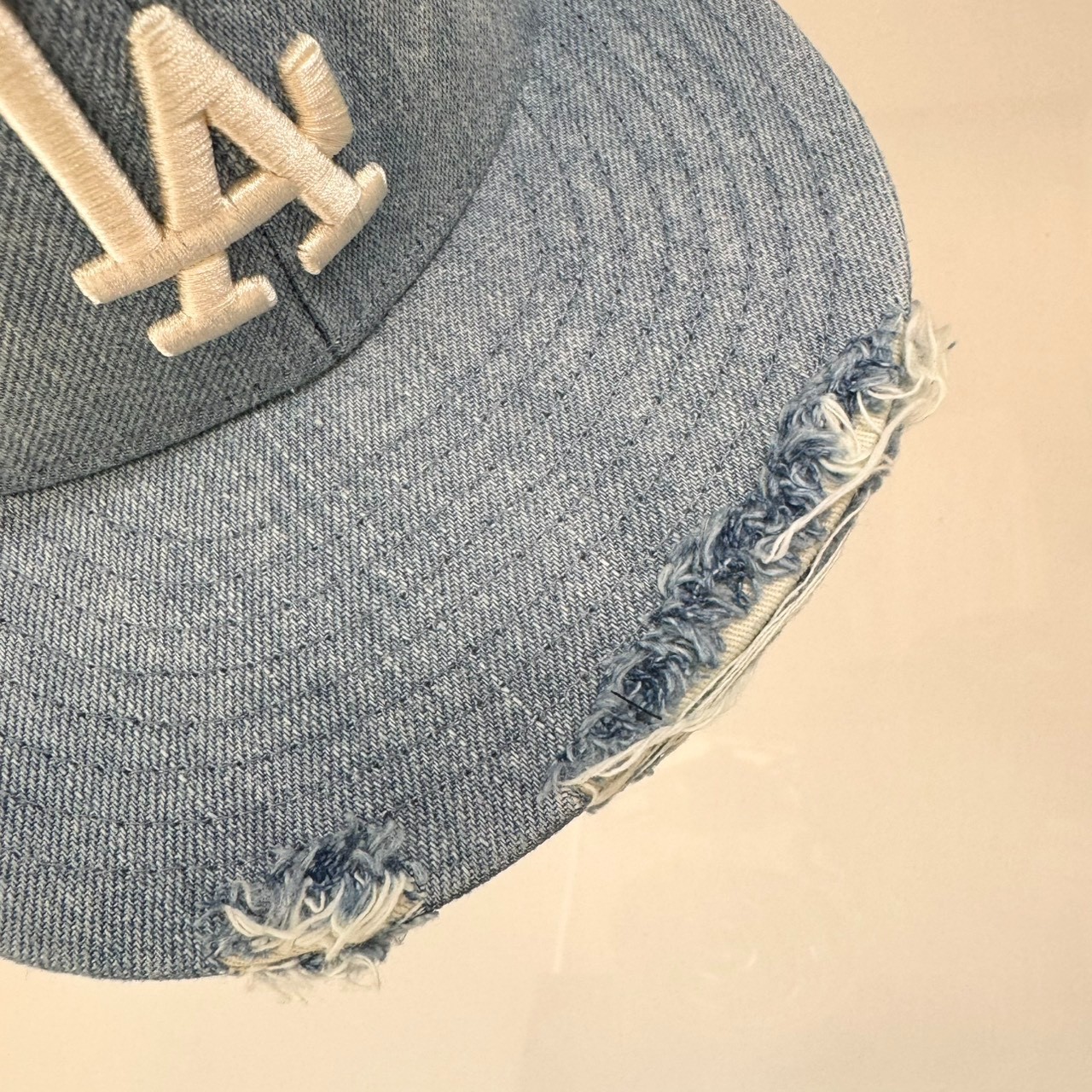 New Era 59FIFTY Distressed Denim Cap Side Patch LA Los Angeles Dodgers 14745174