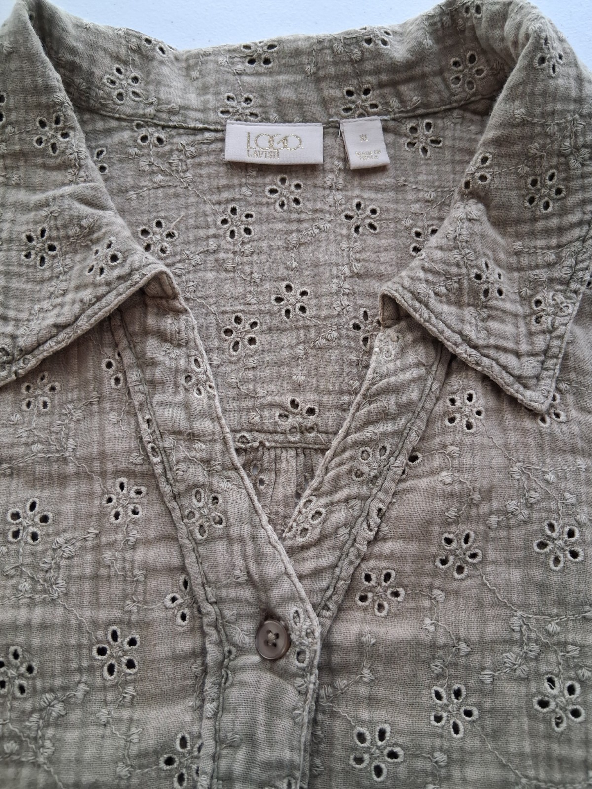 LOGO Lavish NWT By Lori Goldstein **XL 100% Cotton Eyelet Button Up Shirt Pkts.