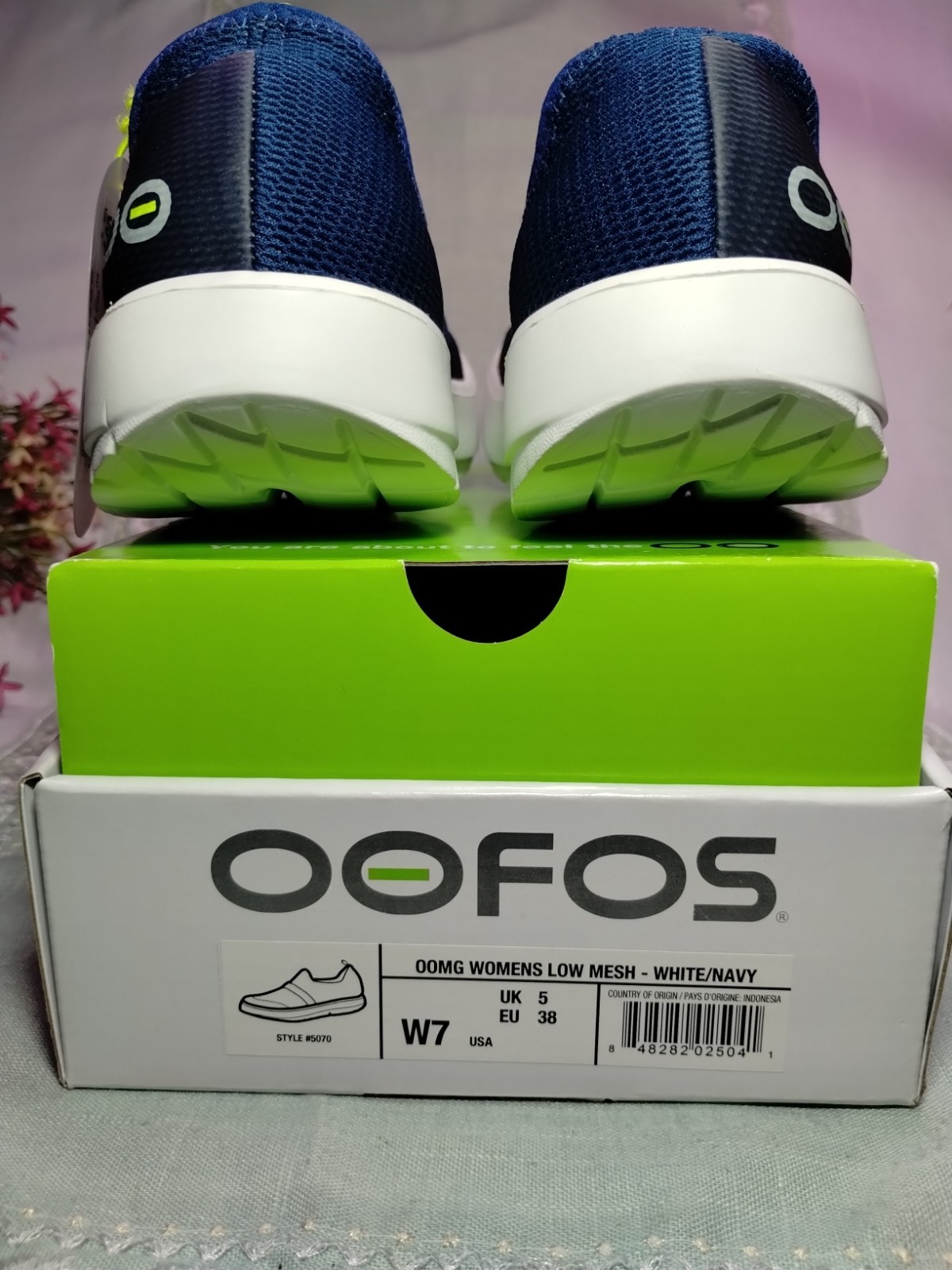 Oofos Womens Low Mesh Size 7 Navy/White Slip-on Casual Style Work Play Footwear