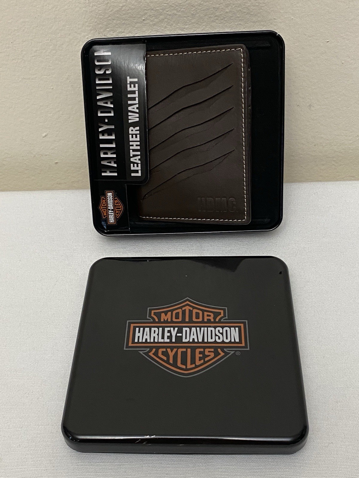 Harley Davidson Mens Bifold Brown Leather Wallet NWOT 6 x 4.5 Inches