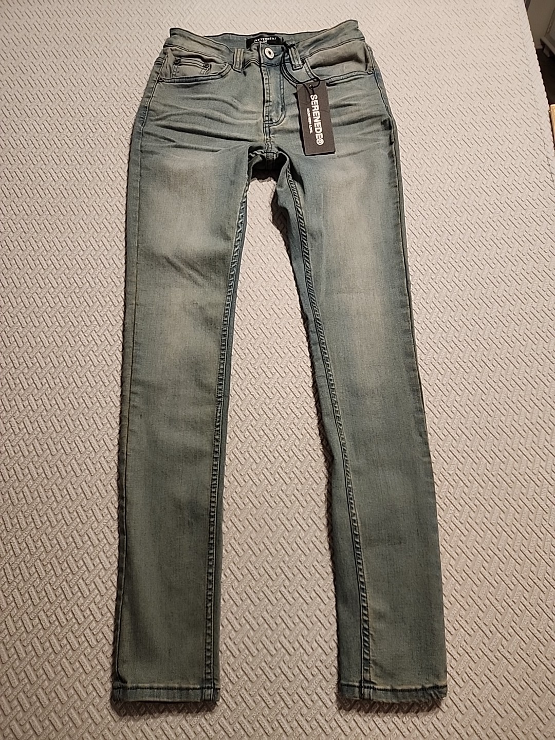 NEW Serenede Men’s “Aged Blue ” jeans size 30×32 NWT streetware slim jeans