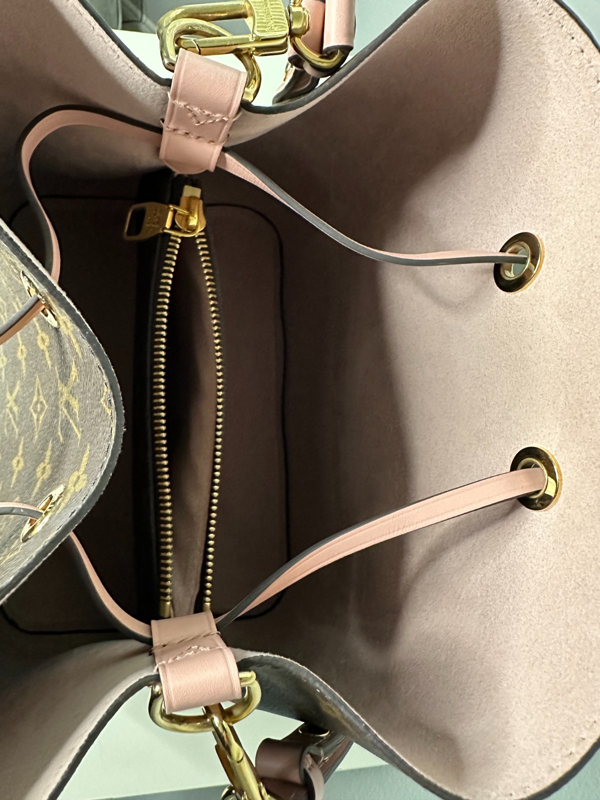 Monogram Neonoe MM – Pink – Monogram Canvas – PINK Bucket Bag