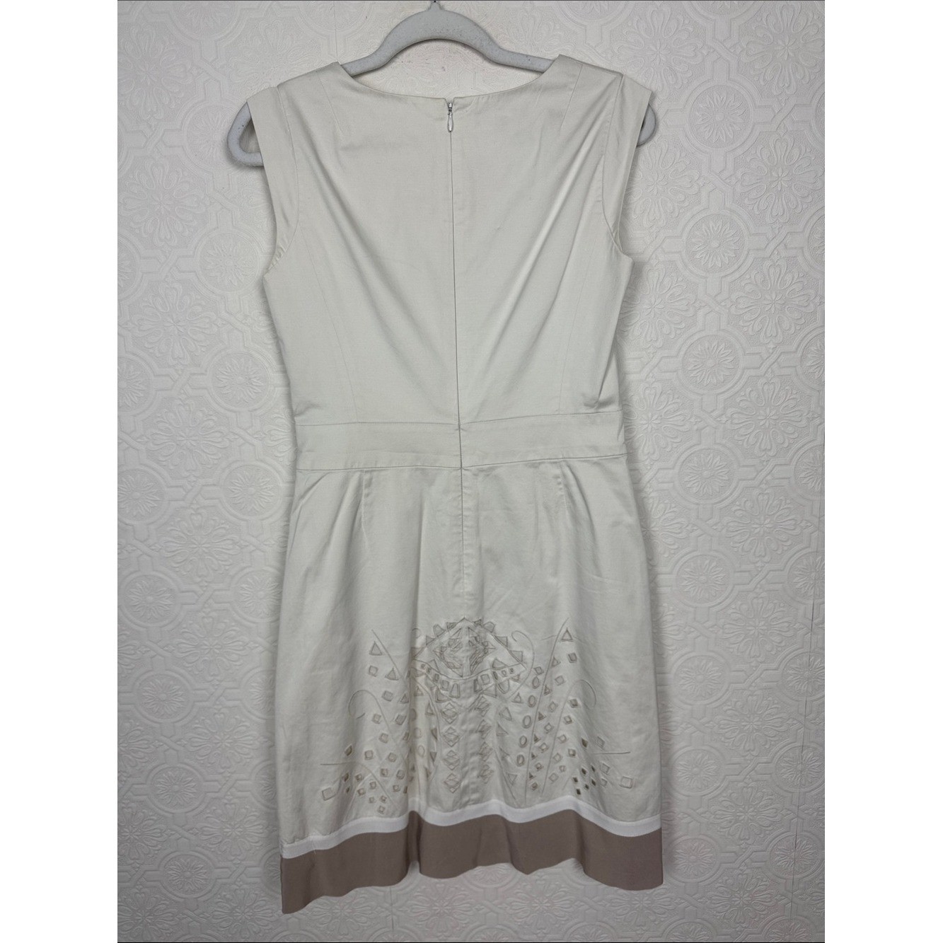 Lafayette 148 New York White Embroidered Sheath Dress Size 4 Career Cocktail