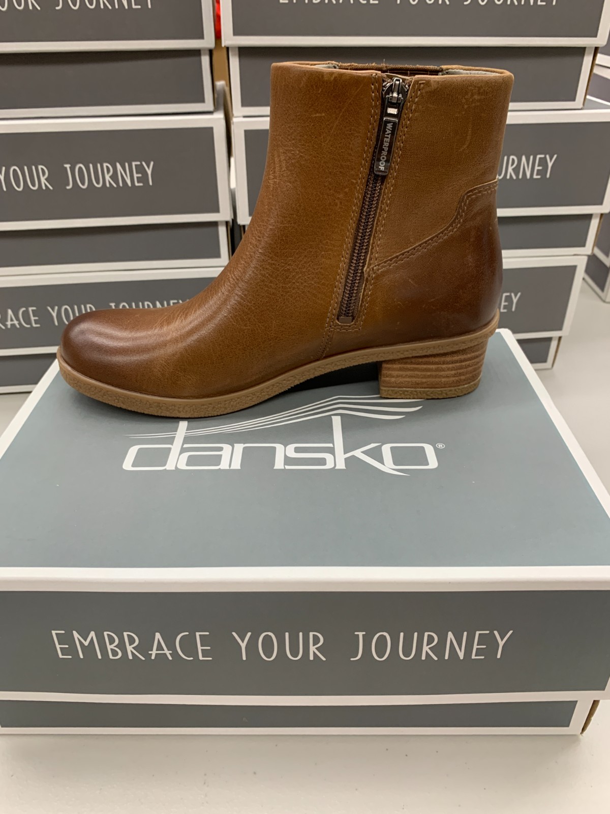 Dansko Daisie Waterproof Burnished Tan Womens 37 38 40 2931-370300 Leather Boot