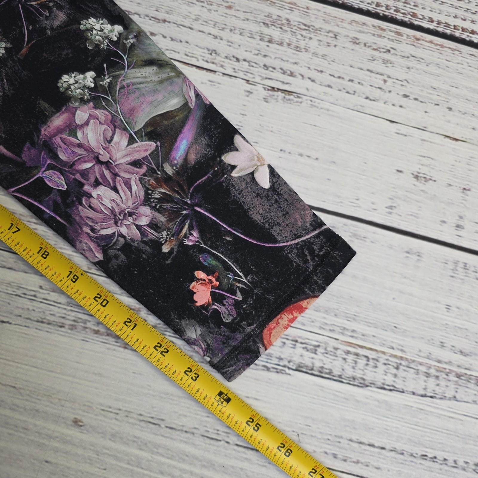 Calia by Carrie Underwood Floral Cropped Leggings Capris Large 31×24 Nylon Span