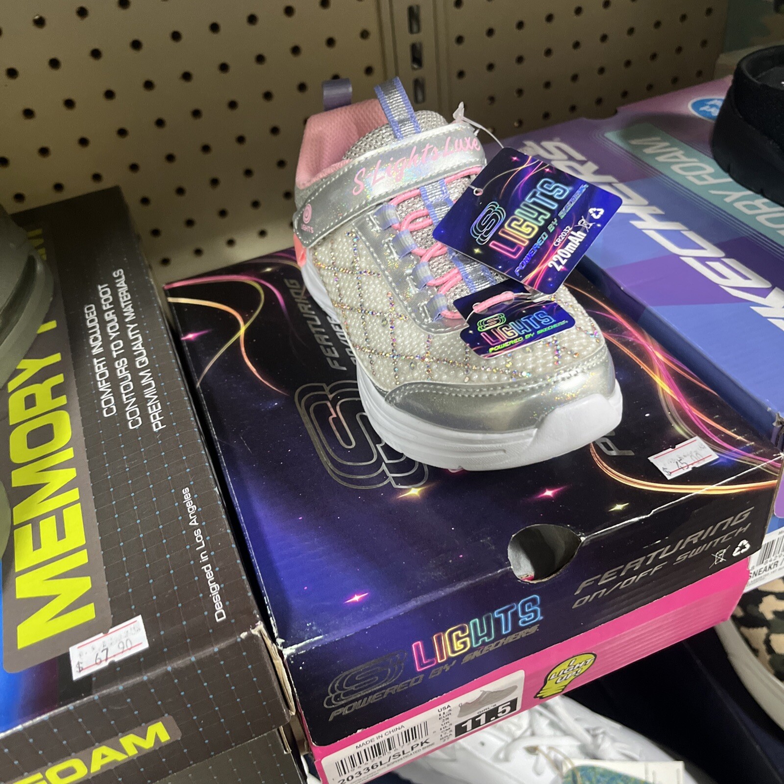 All Tenis On Existen Are 20% Off Just Asking Your Favorite And If Is Available.
