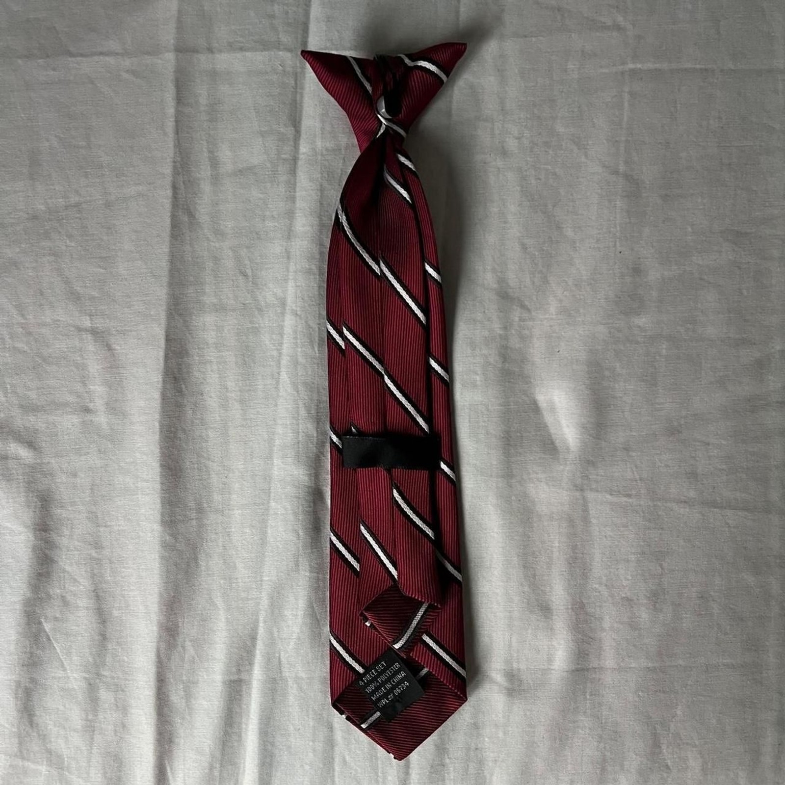 Unbranded Men’s White and Red Accessory