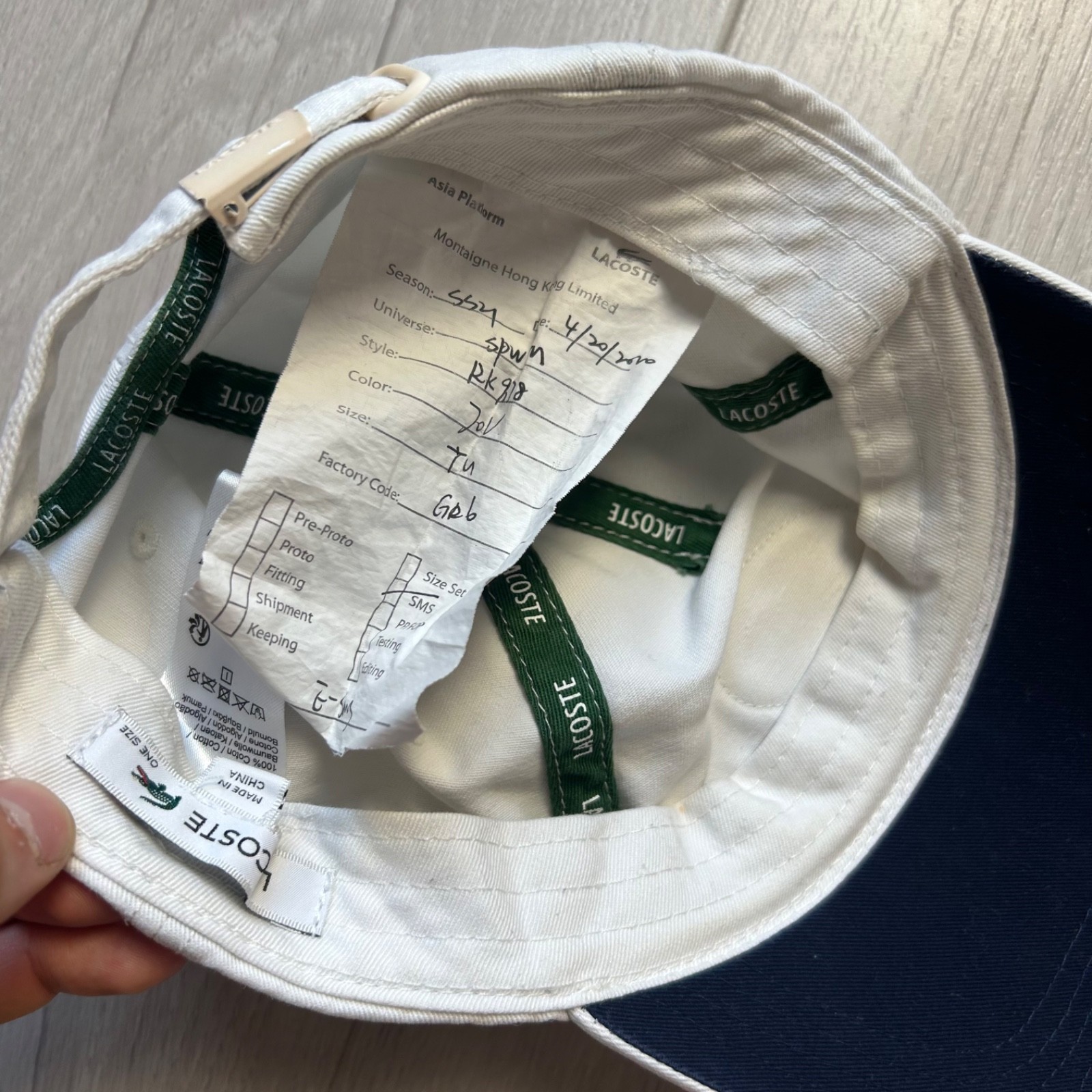 Lacoste Oval Logo Badge Cotton Baseball Cap Hat White Navy Blue Sample SS21 RK91