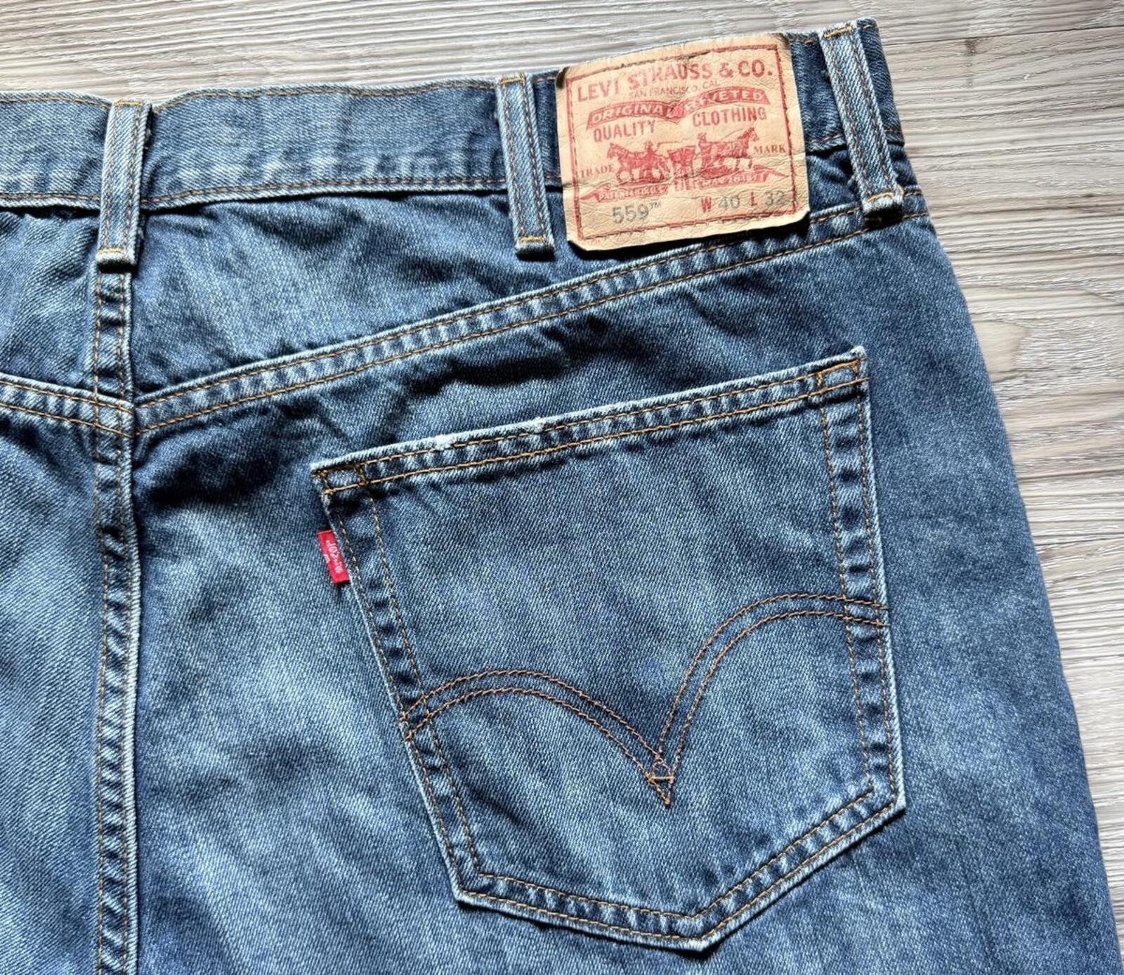 Vintage Levi’s 559 Relaxed Straight Fit Jeans 40×32 Blue Denim
