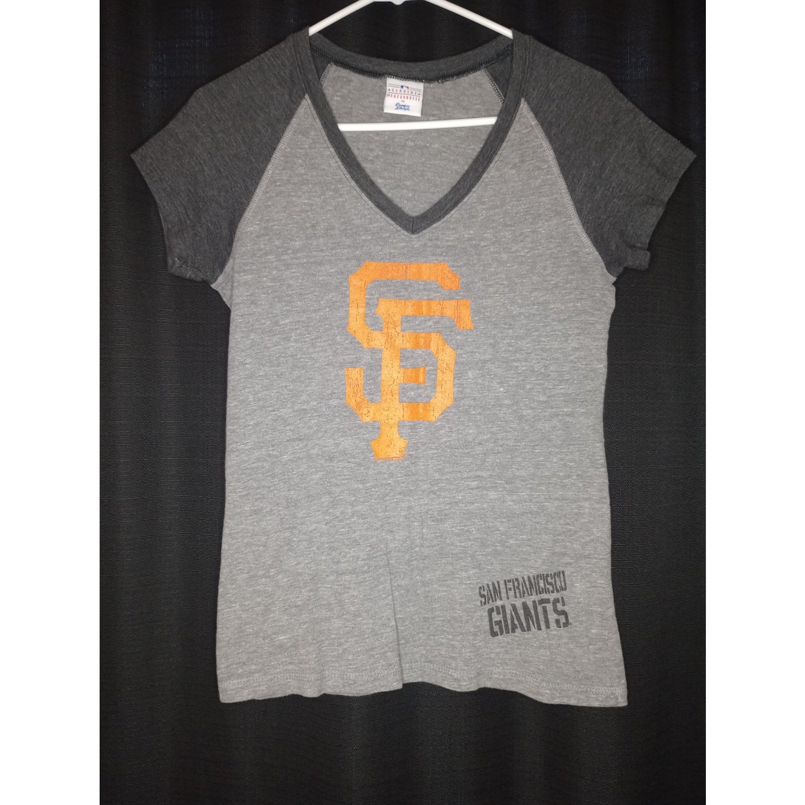 MLB SF Giants Women’s V Neck Raglan Shirt Bay Area California Official – Large