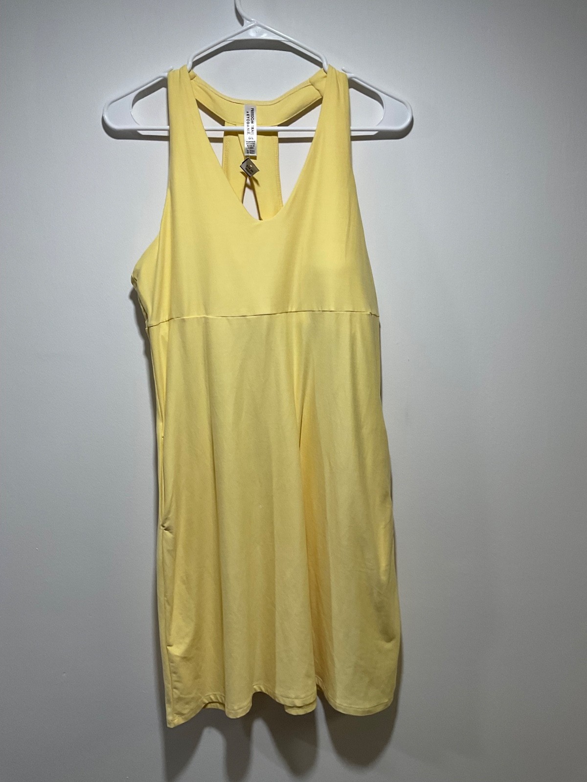 Freedom trail by kyodan Women’s Sz L Dress Built In Bra With Pads Pockets NEW