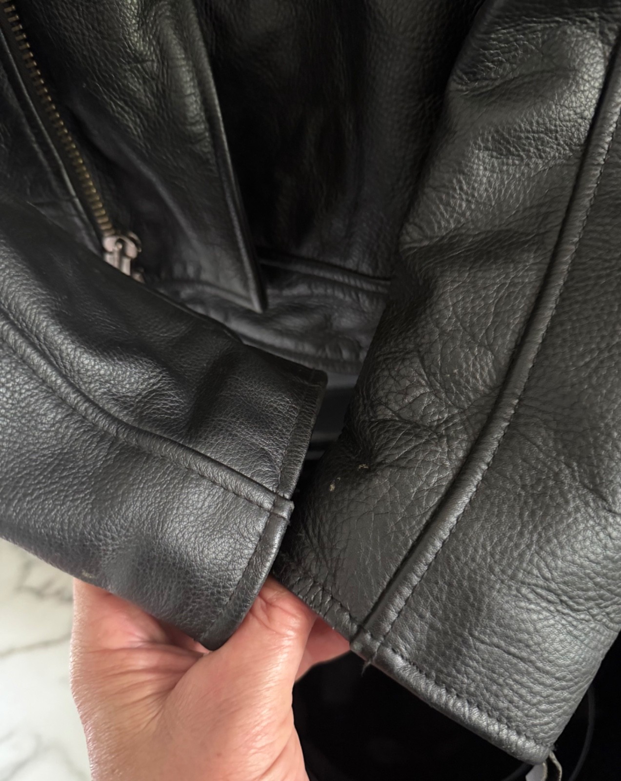 Harley Davidson Leather Jacket & Embossed Geniune back XL Men’s Sept 2009 tag