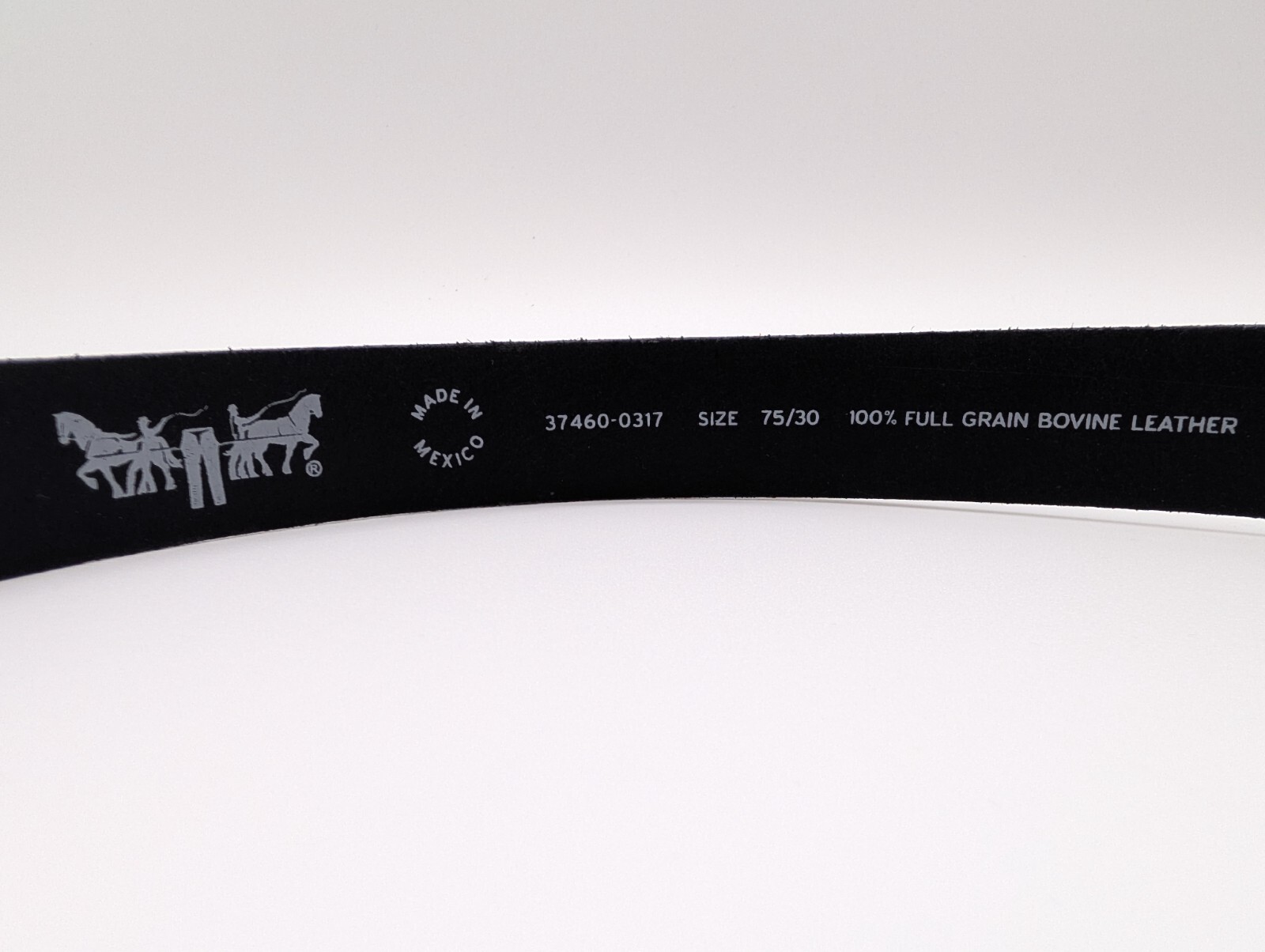 Levi’s 100% Full Grain Bovine Leather Belt, Size: XS 75/30 Brand New with tags
