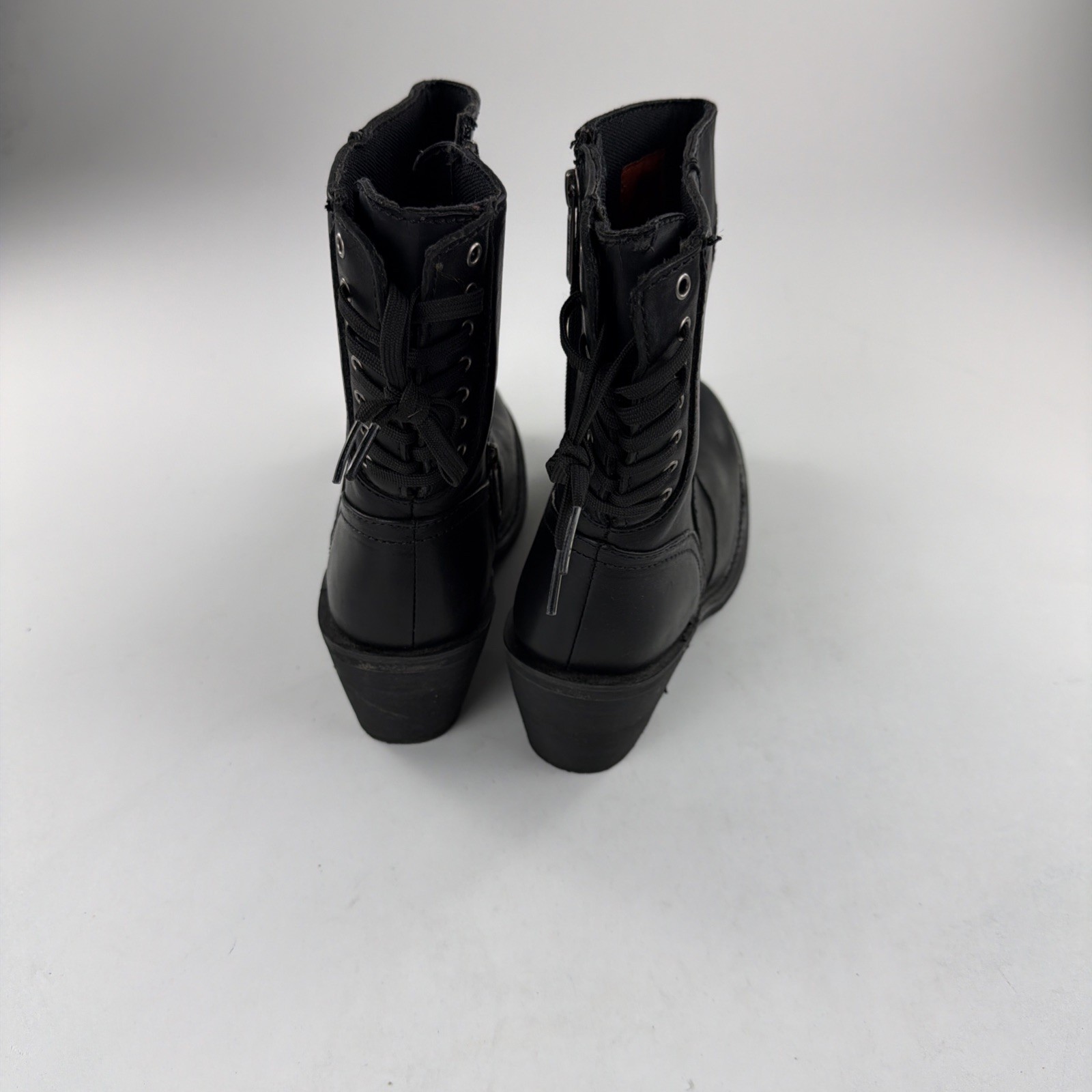 Harley-Davidson motorcycle boots feature a side zipper and a lace-up back W 8.5