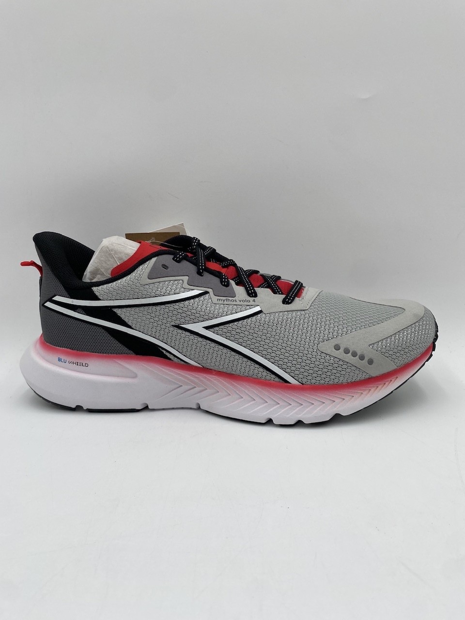 Diadora MYTHOS BLUSHIELD VOLO 4 Men’s NEW Running Shoes Silver/Steel Multi Sizes