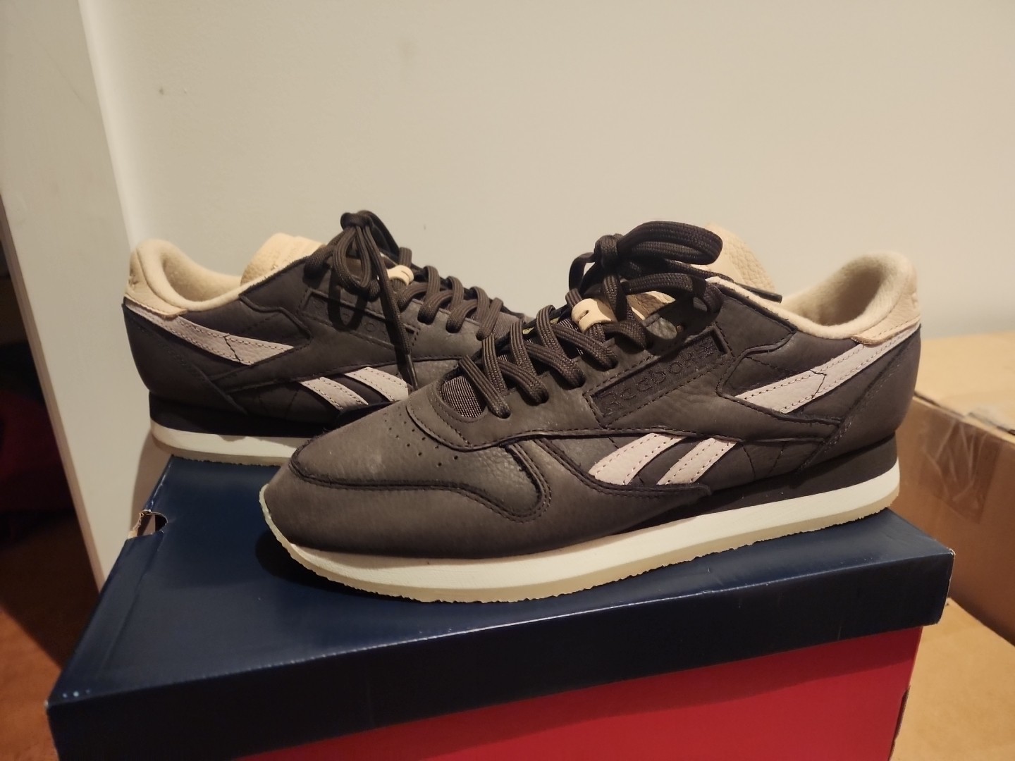 Reebok Classic Leather Premium Dark Brown 10 club c 85 Beige Tan Cream