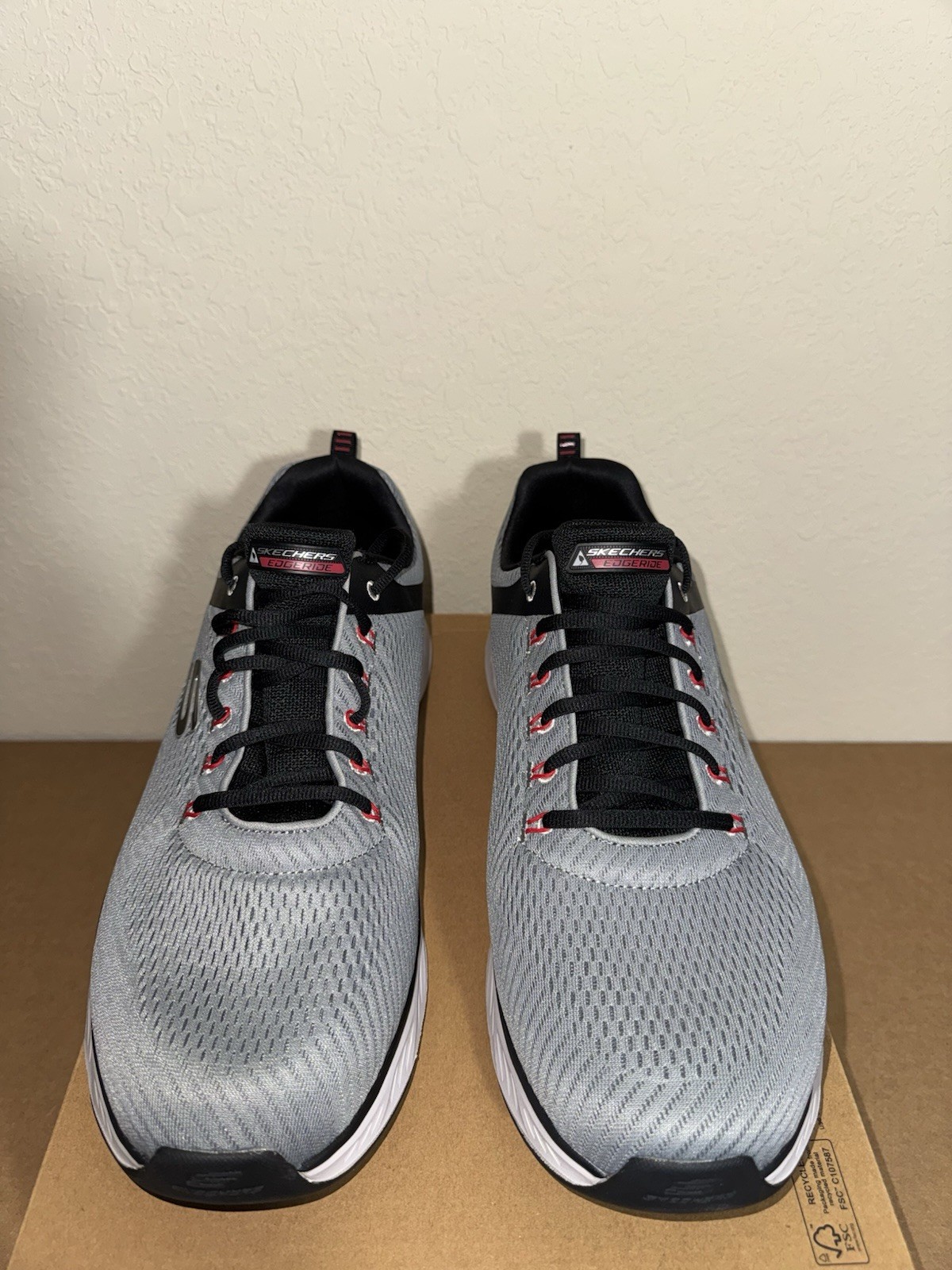 Skechers Men’s Relaxed Extra Wide Fit Edgeride Contention Sneakers Sz 16 NIB