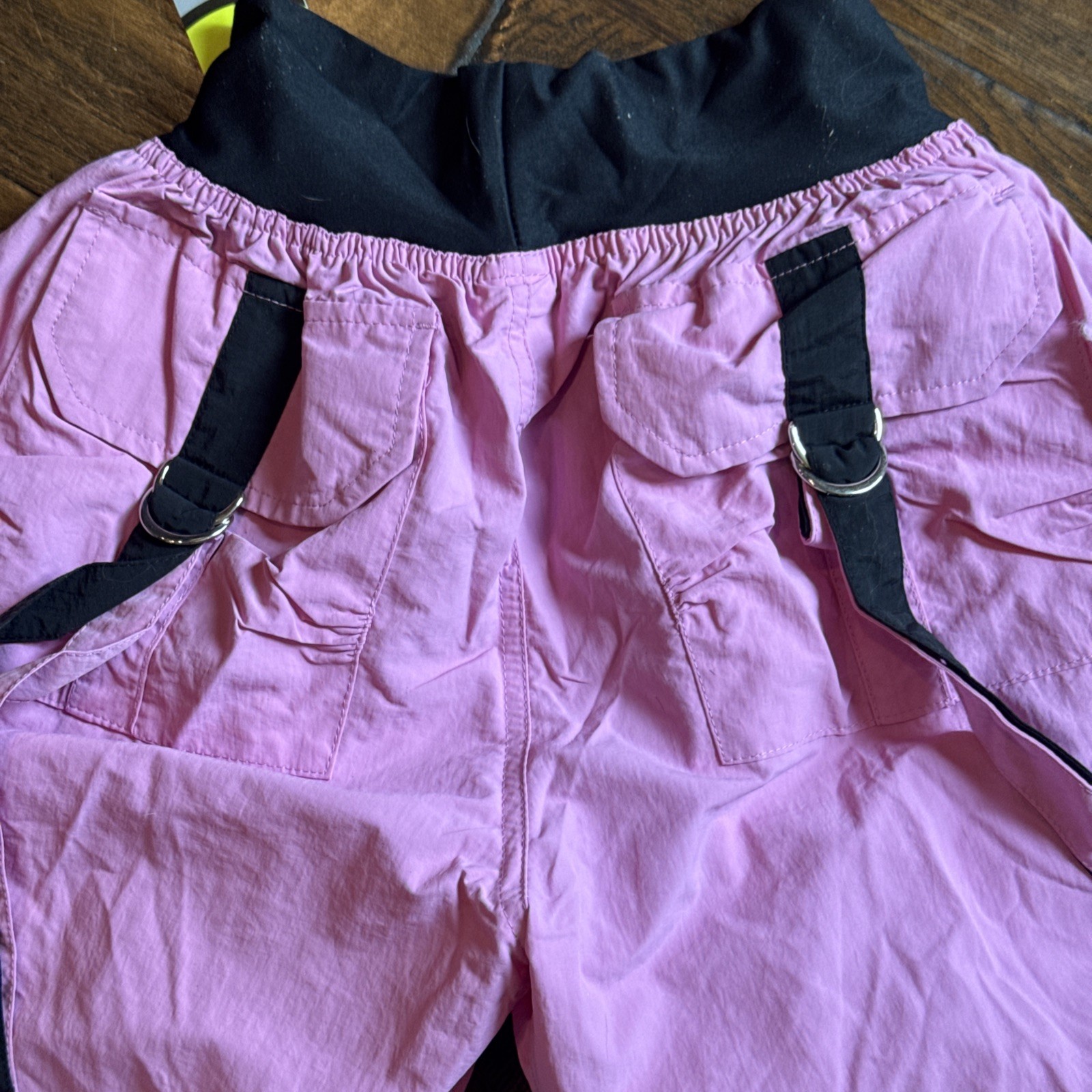 NWT ZUMBA ULTIMATE ORBIT CARGO CAPRIS PANTS SIZE Small Pink