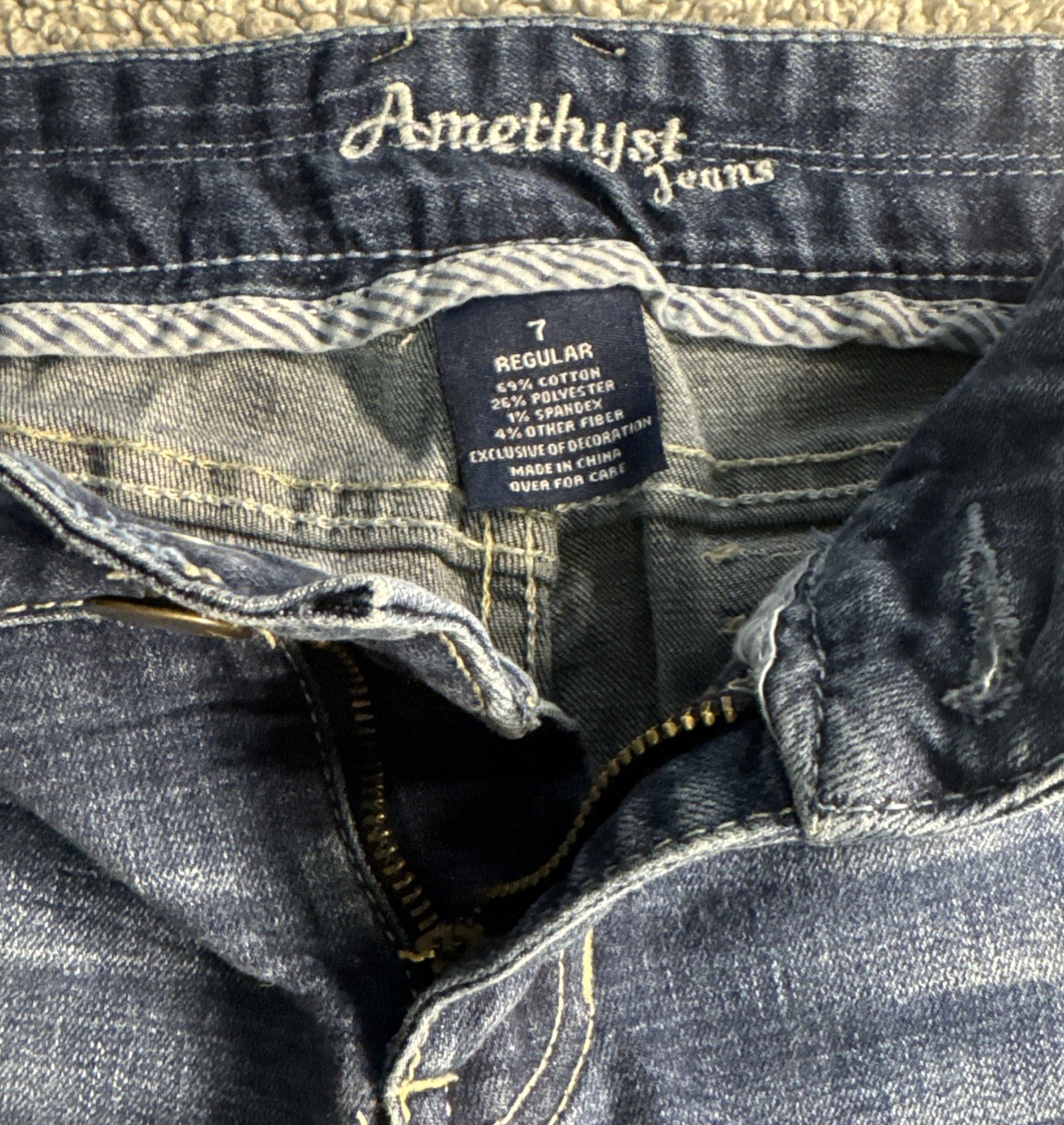 Amethyst Jeans Women’s Size 7 Reg-Blue Denim Straight Leg Bold Stitching 30.5”L
