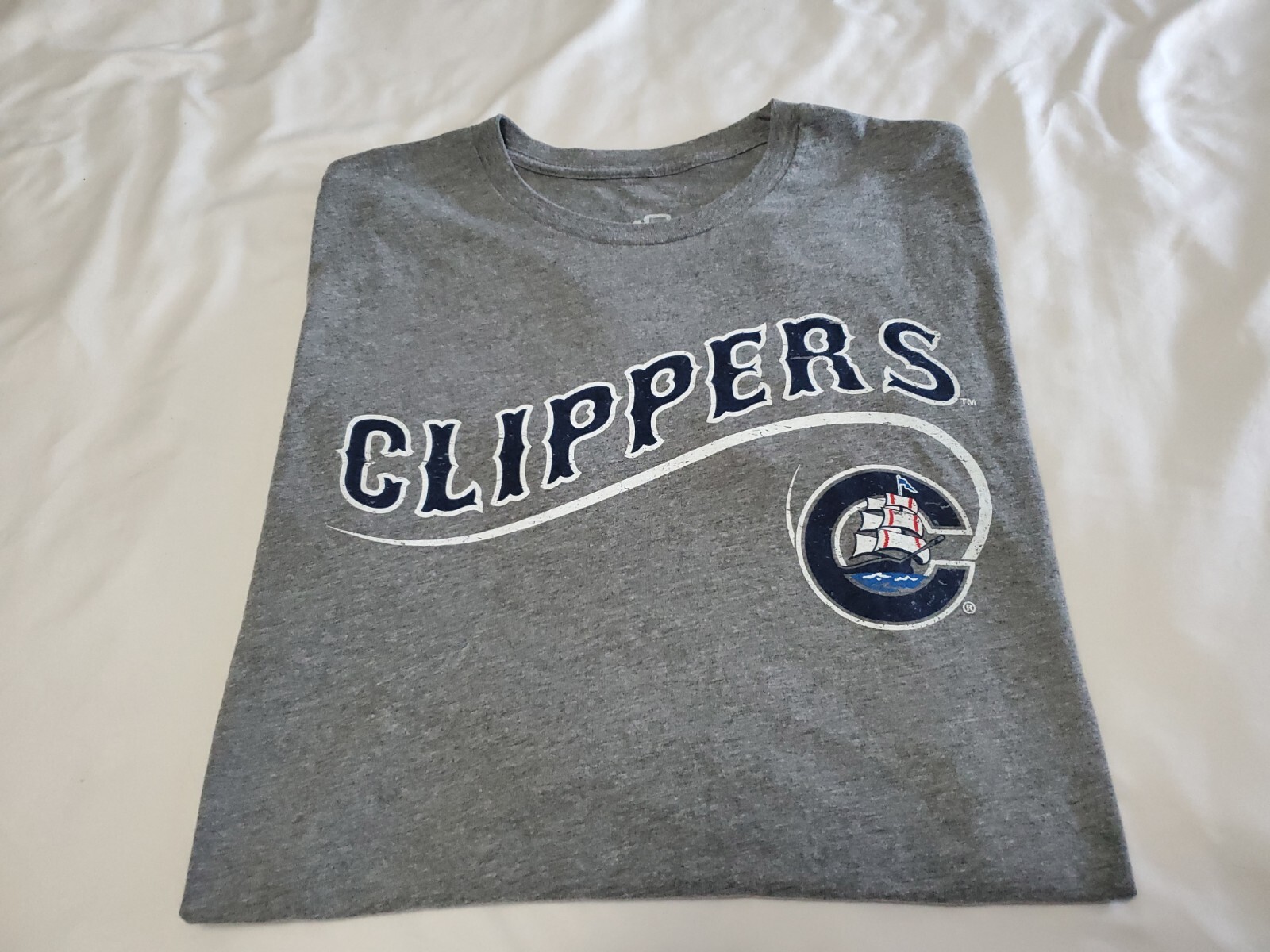 Los Angeles Clippers Grey Short Sleeve Basketball Tshirt Large: 108 Stitches