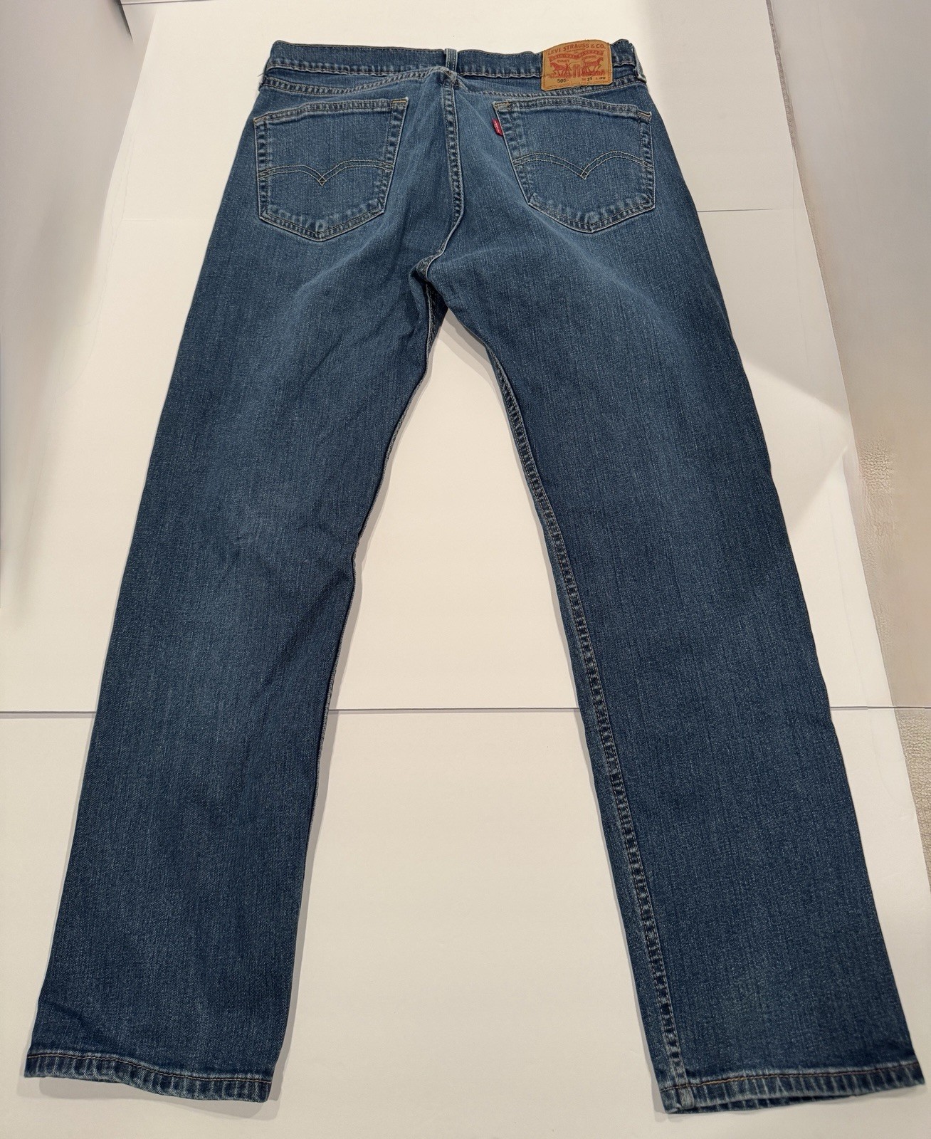 Levi’s 505 Regular Fit Straight Leg Jeans Mens Medium Wash Blue Denim Cotton