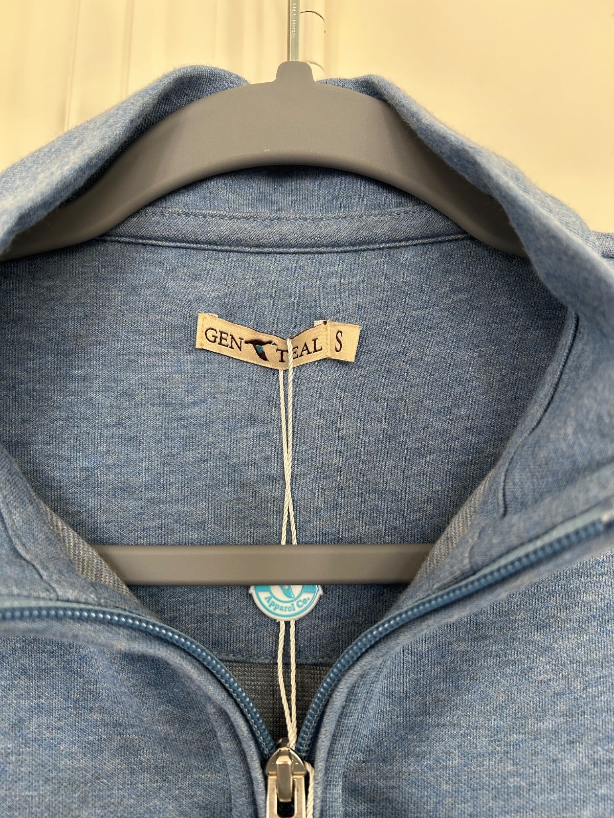 Mens Genteal Apparel 1/2 zip Pullover light blue – small NWT