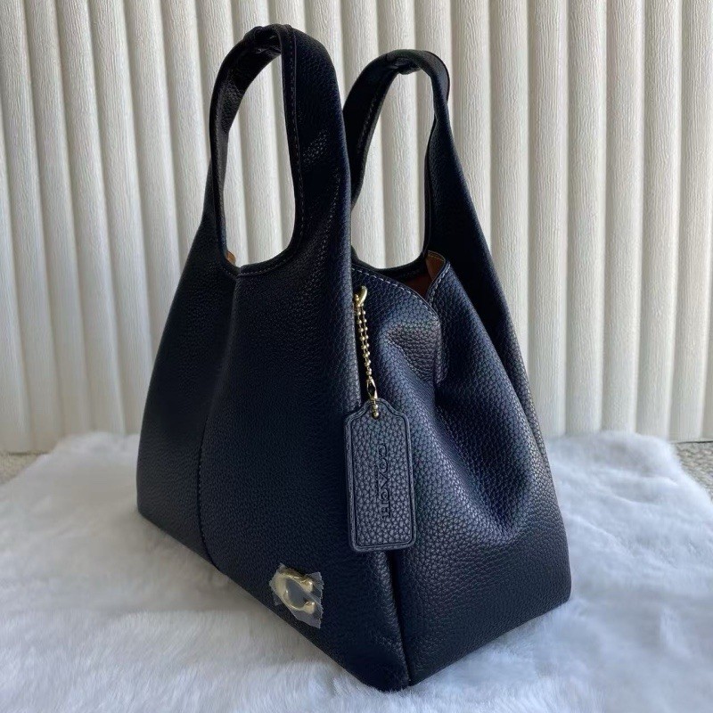 COACH New Lana Shoulder Bag 23 Polished Pebble Leather Crossbody bag Black CM545