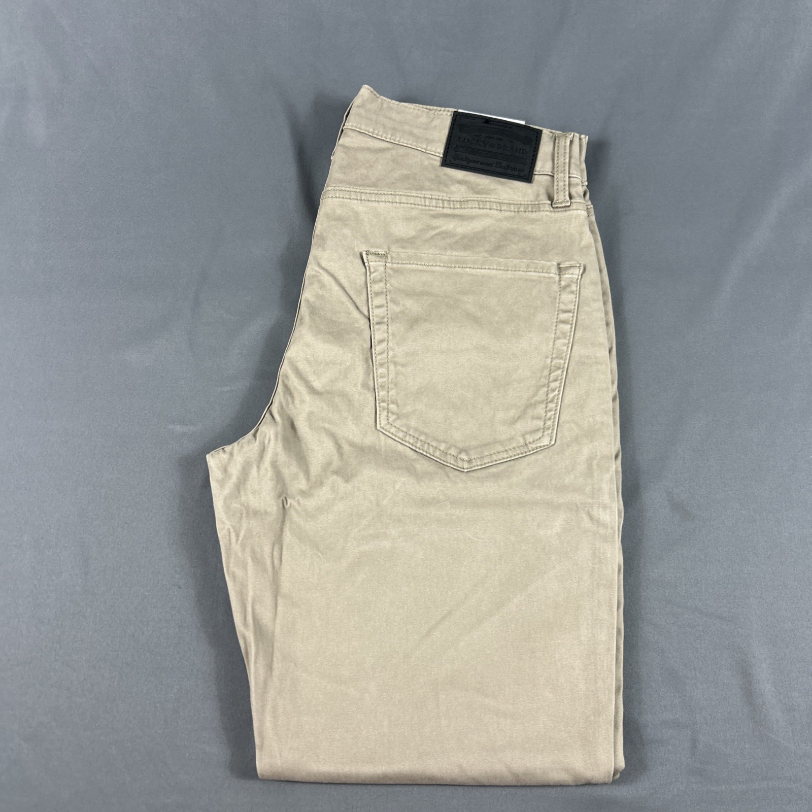 Lucky Brand Pants 410 Athletic Straight 32 x 30 Sandstone Khaki Cotton MSRP $99