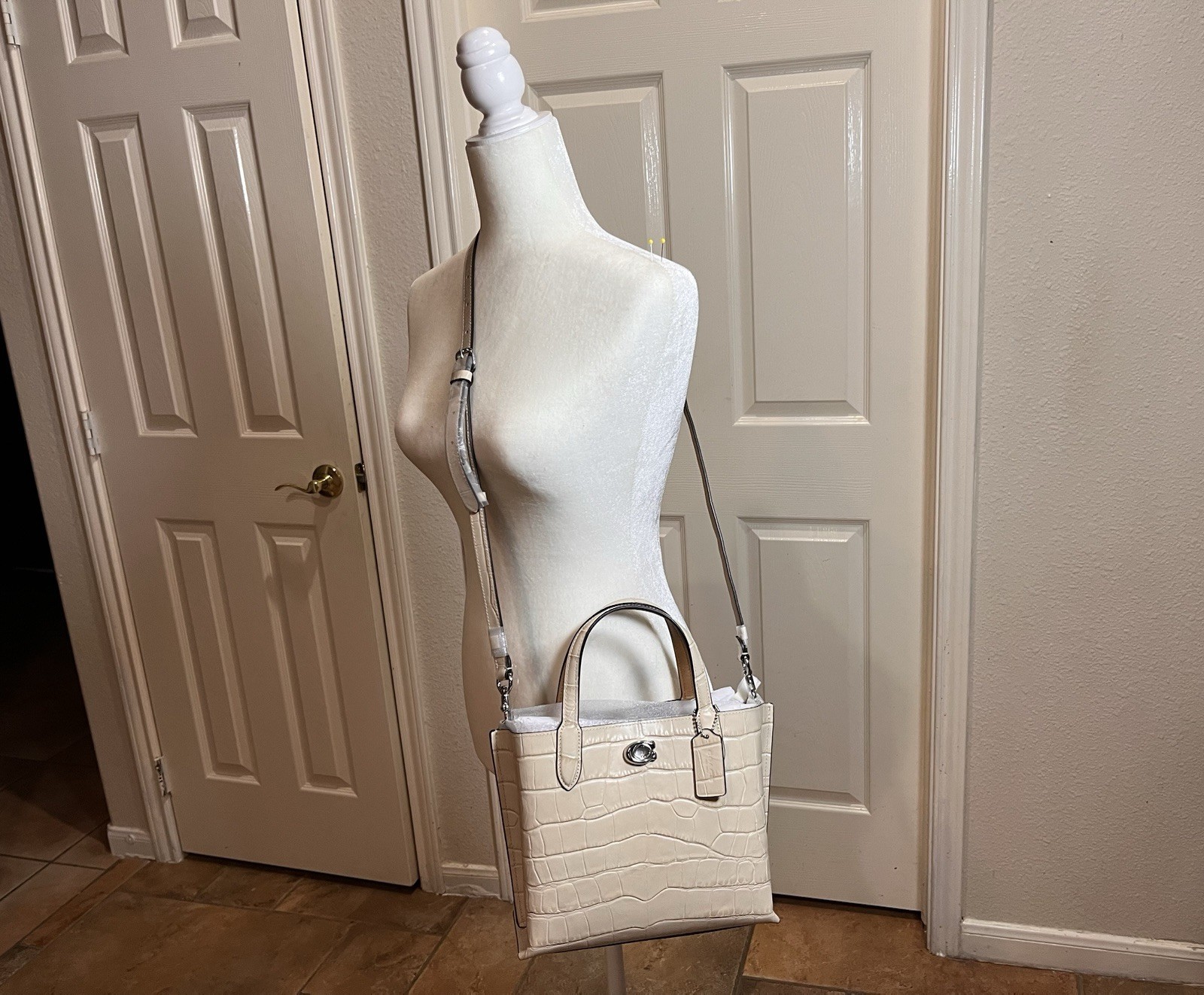 Coach Willow Tote 24 – Chalk, Embossed, Croc, Leather, NWT