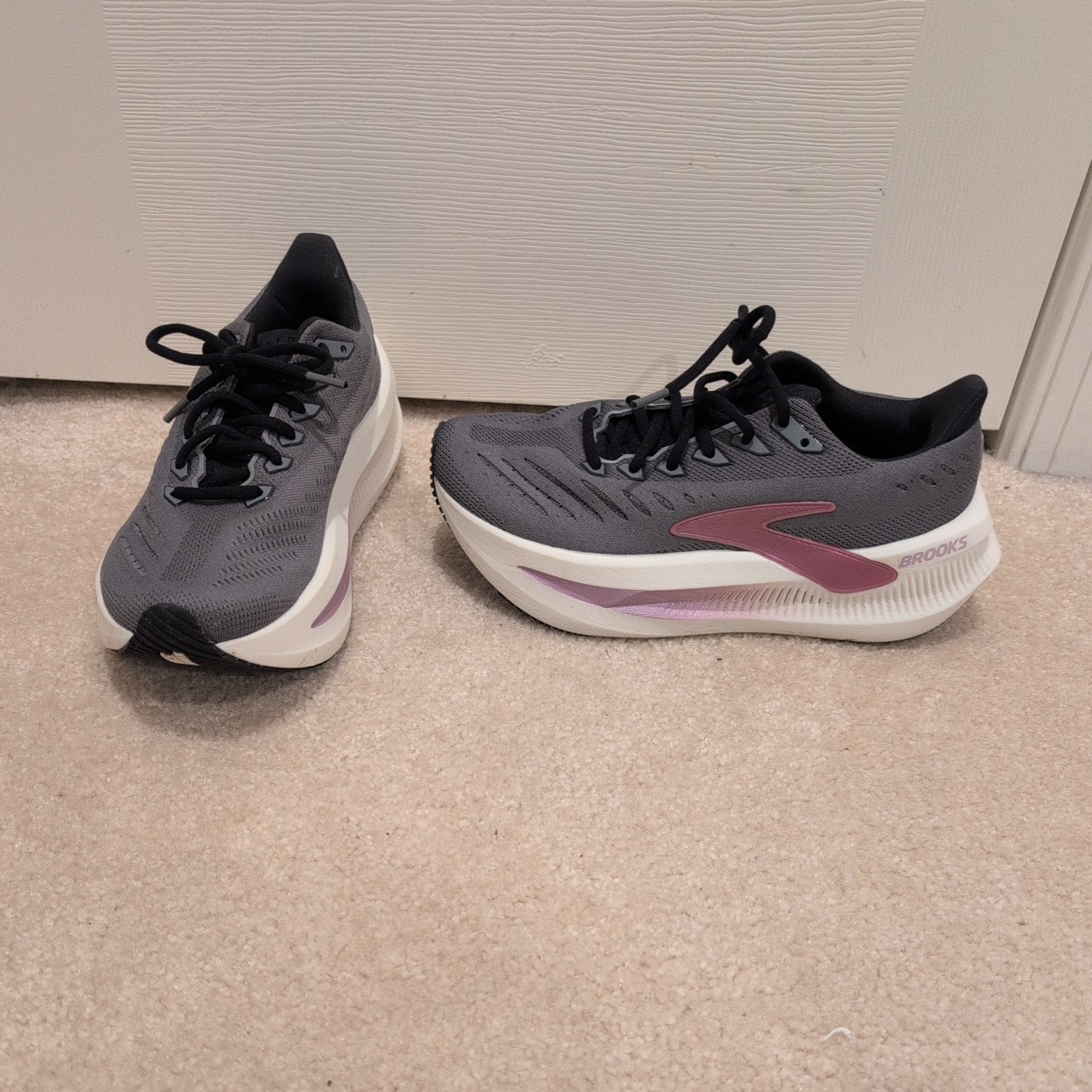 Brooks Glycerin Max 2 Grey Coconut Women’s Running Shoes 1204681B059 Size 8