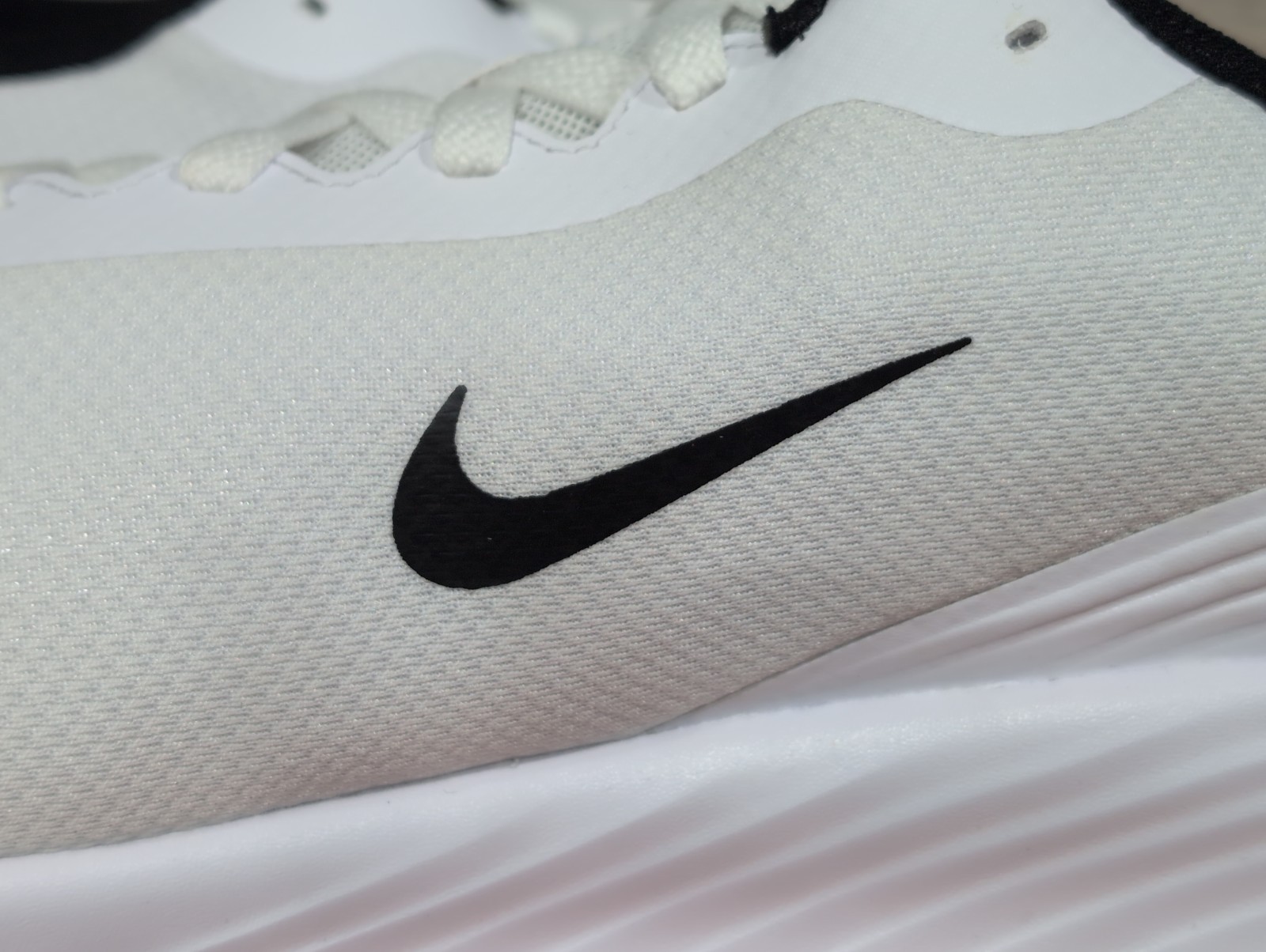 Nike Mens Shoes Size 15 Promina White Black NWT