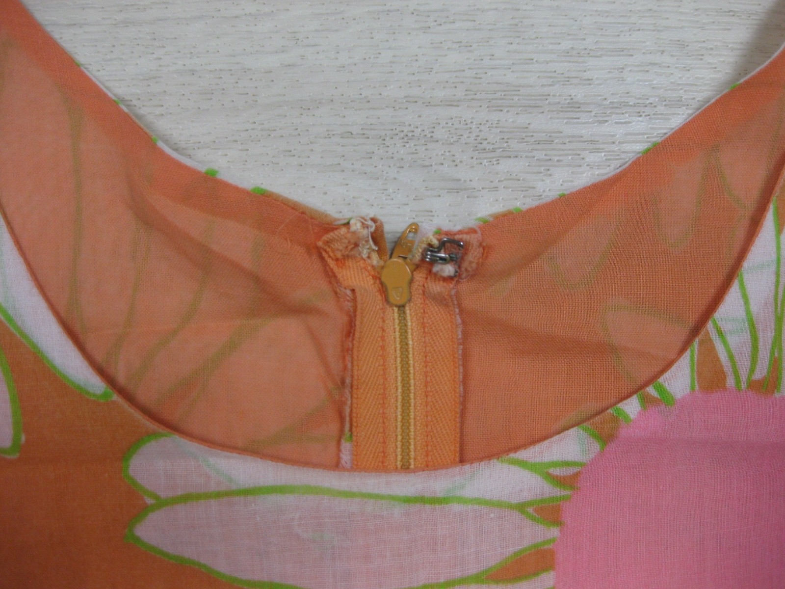 Vintage 60s Mini Sheath Shift Dress (S) Daisy Flower MOD Groovy Orange Pink
