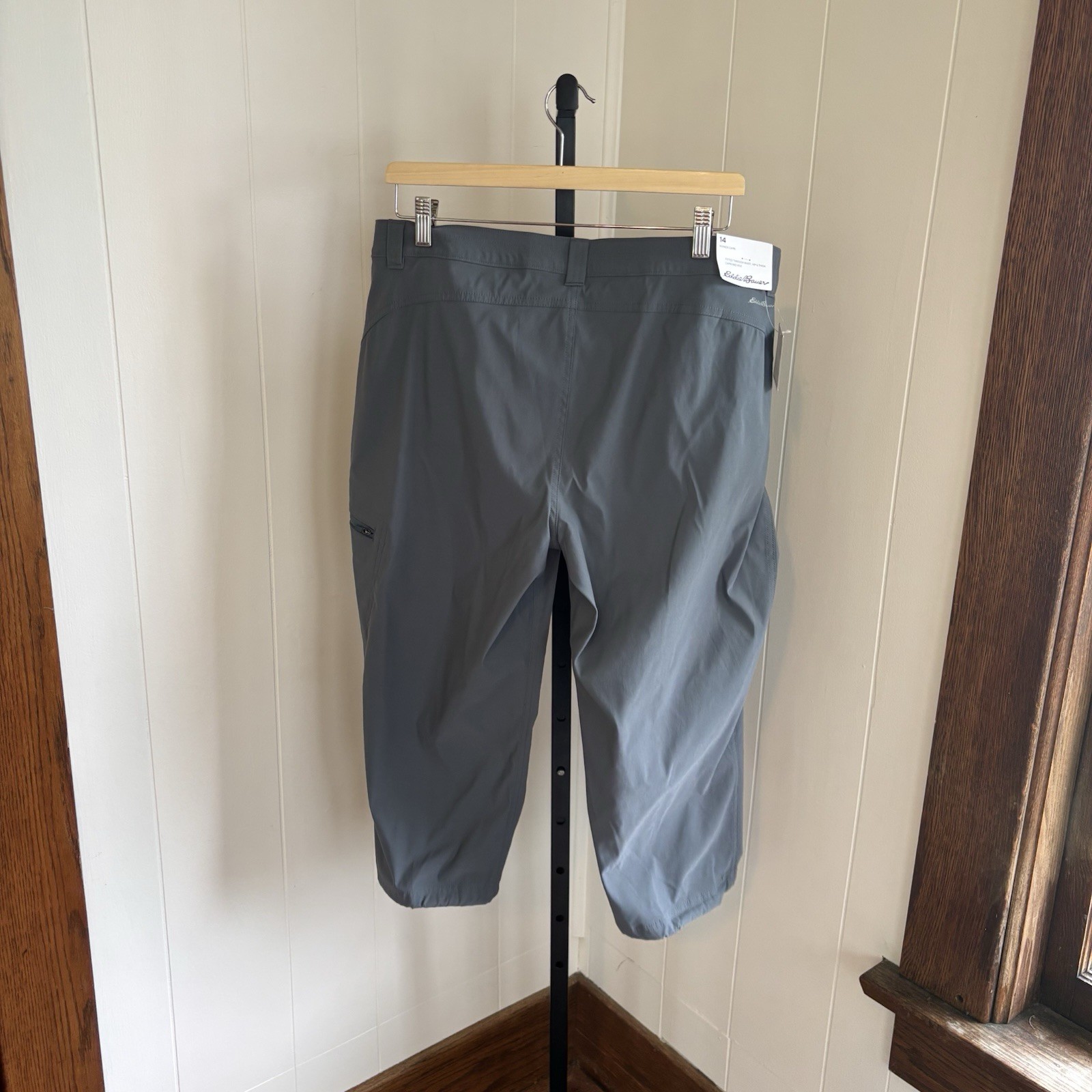 Eddie Bauer Rainier Capri Pants Gray Outdoor Performance Womens 14 NWT (32×21)