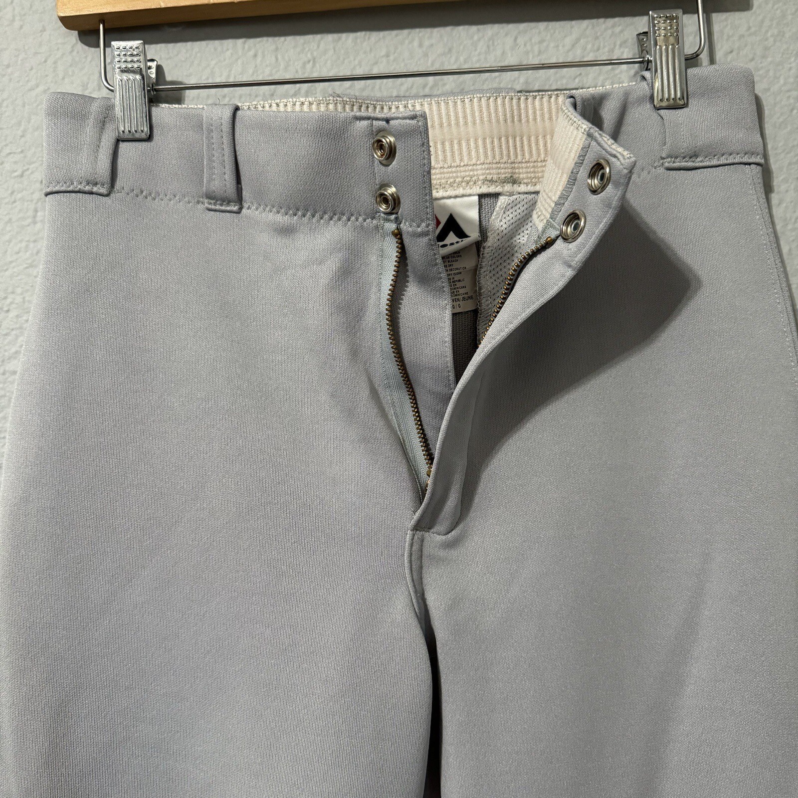 Majestic Unisex Youth Light Gray Baseball Shorts Size L Sporty Athletic Outfit