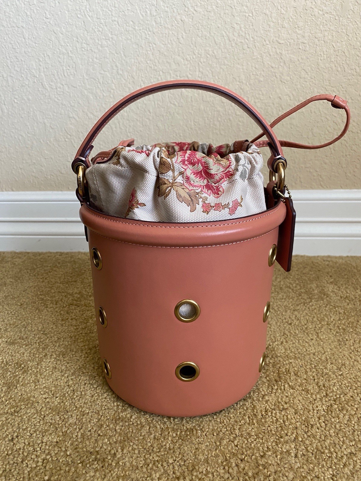 Coach Drawstring Bucket Bag With Grommets Crossbody Leather Bag 69654 Peach