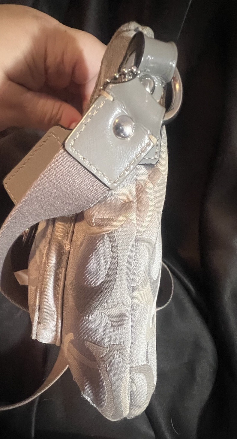 VTG COACH Penelope Signature Swingpack Crossbody~Ivory/Gray W/Silver Hardware