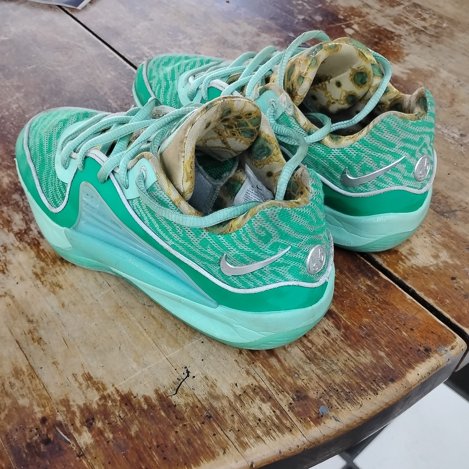 Nike Mint Green Yellow Men’s Low Top Athletic Sneakers Lace Up kevid Duran