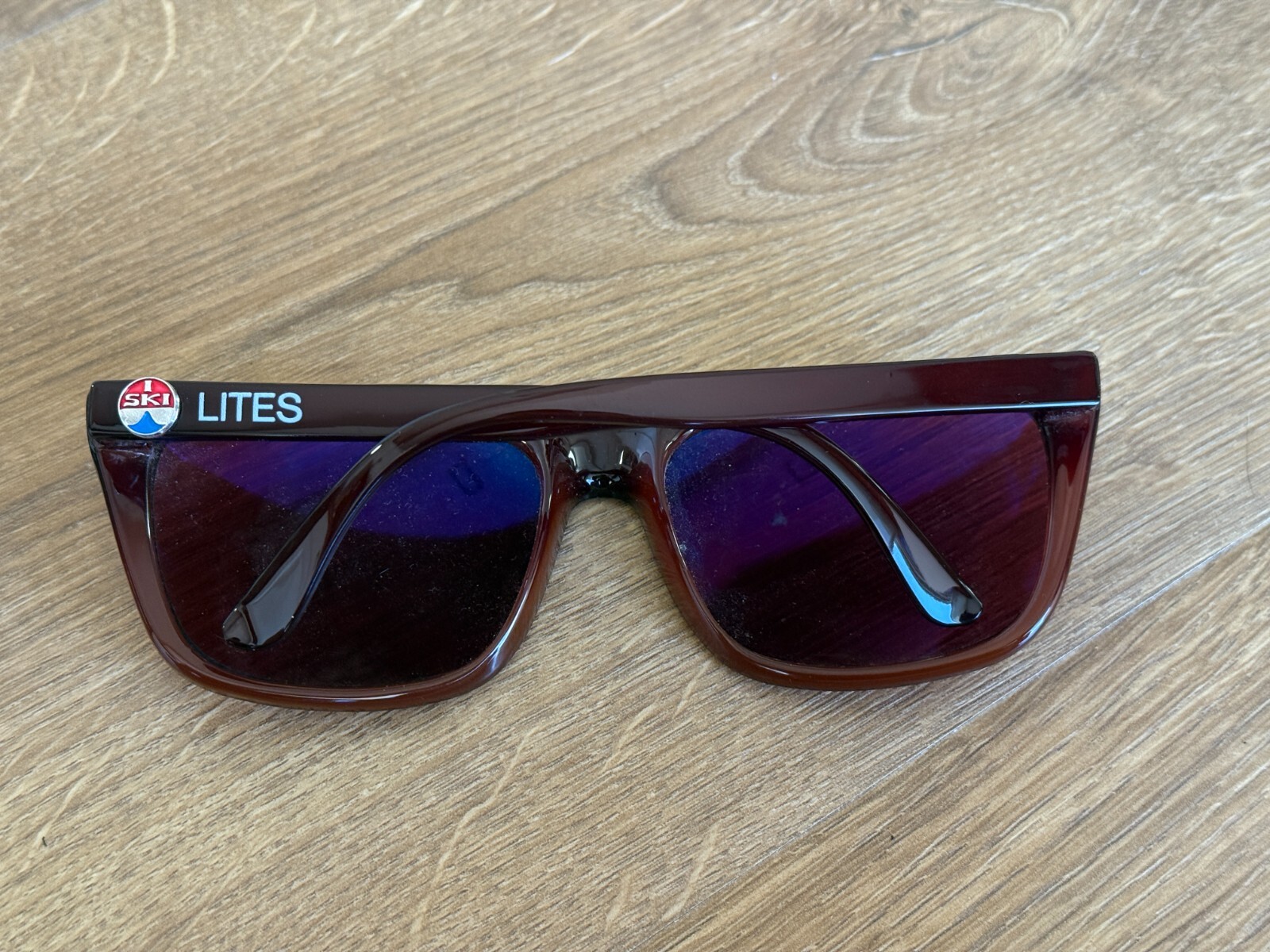 Vintage SKI Lites Sunglasses Mauritius – Lens have wear and minor scratches
