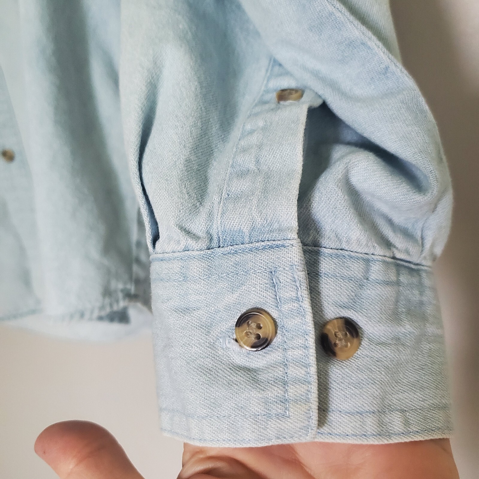 Blue Pointe Baseball Denim Button Down Shirt Men sz Medium Made in Oman Uncommon