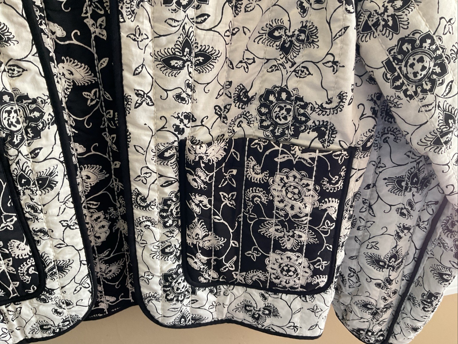 Ladies Size L Reversible Quilted Floral Cotton Jacket- Black & Cream, Worn Once