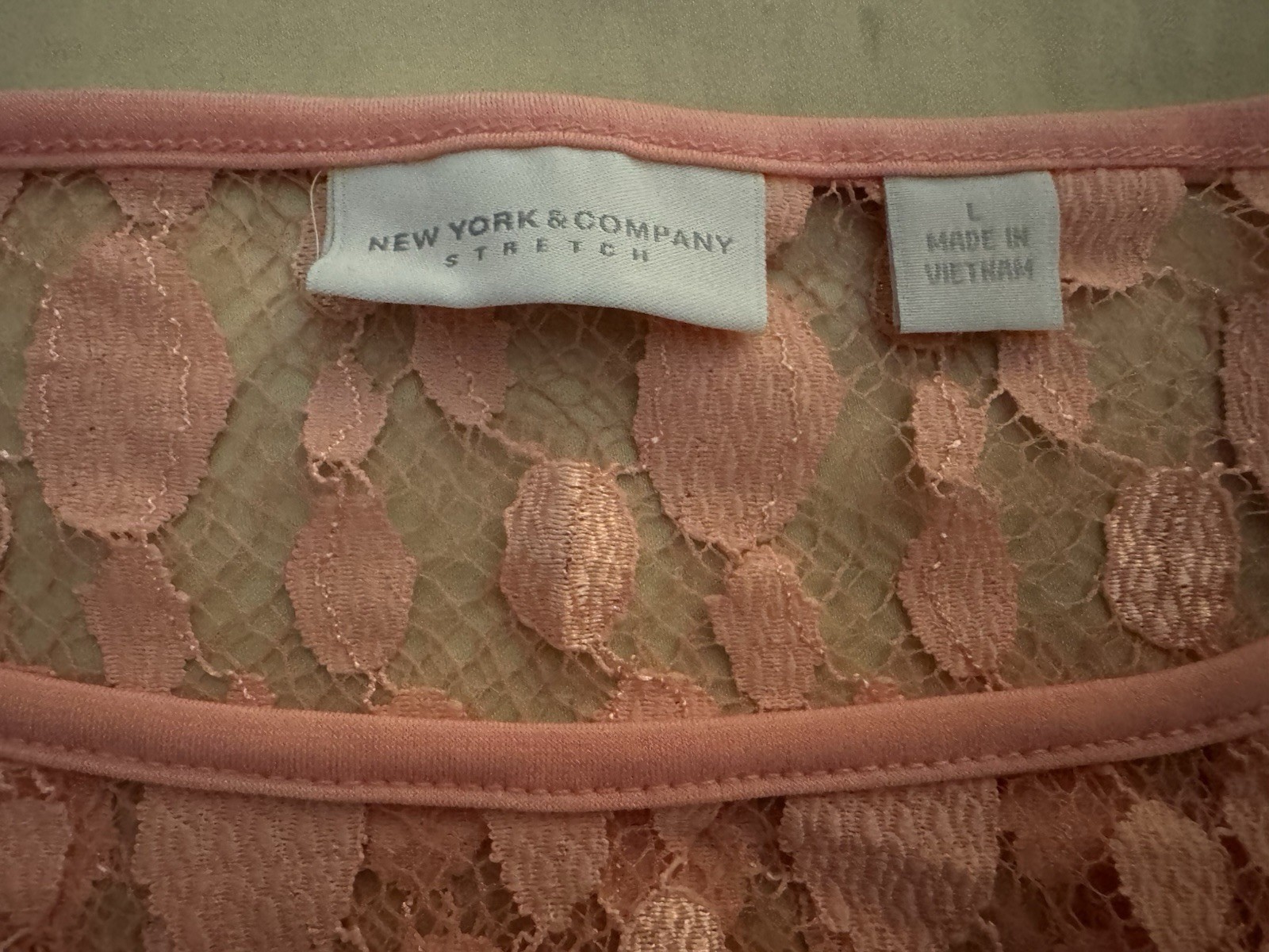 New York & Company Stretch Lace Yoke Sleeveless Blouse Coral Solid Size L