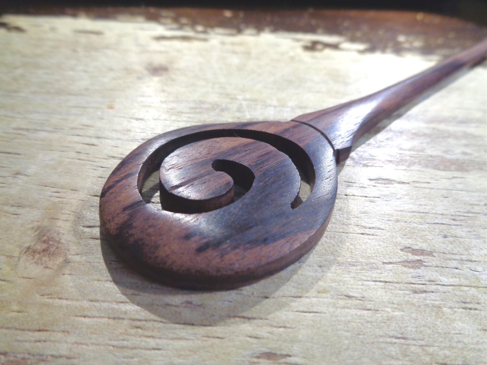 1 7/16″ X 1 13/16″ EXOTIC INDONESIAN ROSEWOOD MAORI KORU HAIR PICK STICK 7 1/4″