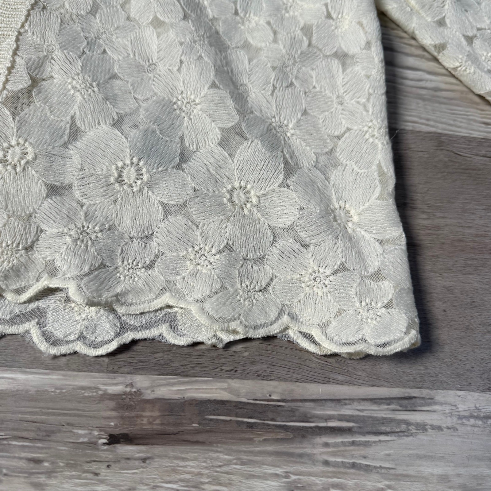 Pretty Little Sister Cream Lace Blouse Floral Button Up Coquette Cottage Small
