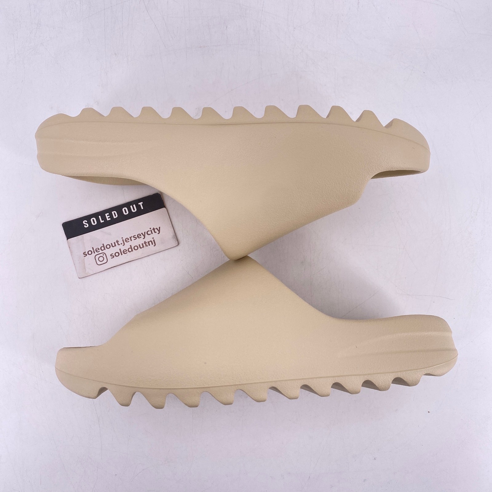 Yeezy Slide “BONE” 2022 – Size 10 – fz5897 (15166-11)